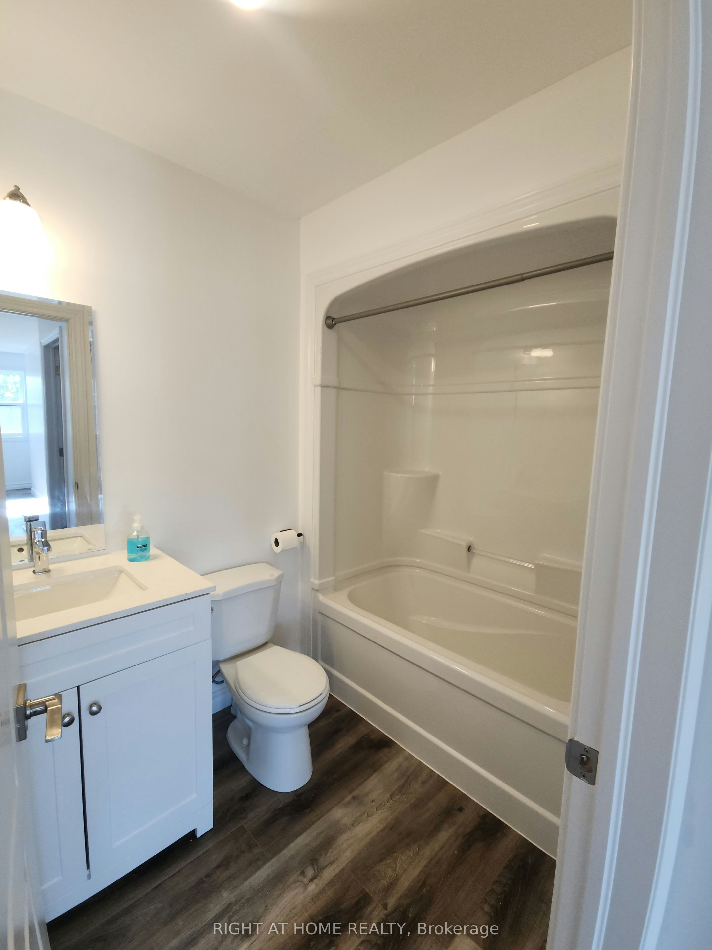 201-9 Queen Street W, Springwater, ON, L0L 1P0 - 18
