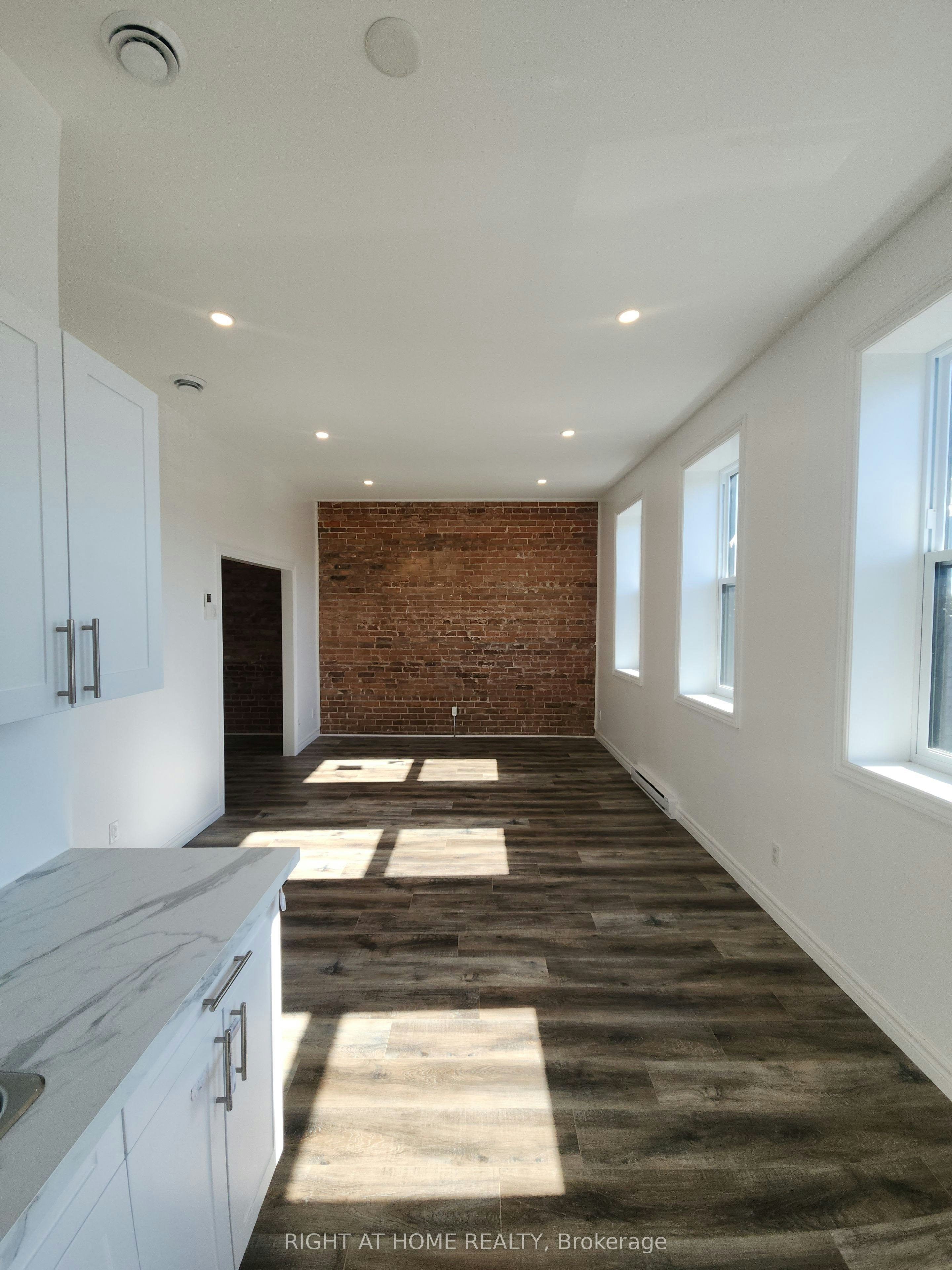 201-9 Queen Street W, Springwater, ON, L0L 1P0 - 4