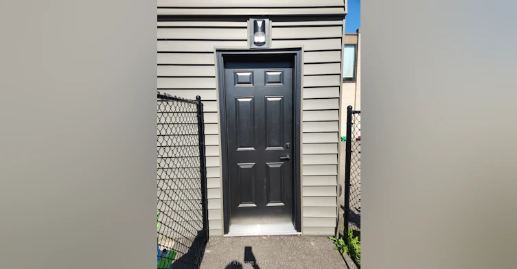 201-9 Queen Street W, Springwater, ON, L0L 1P0 - 11