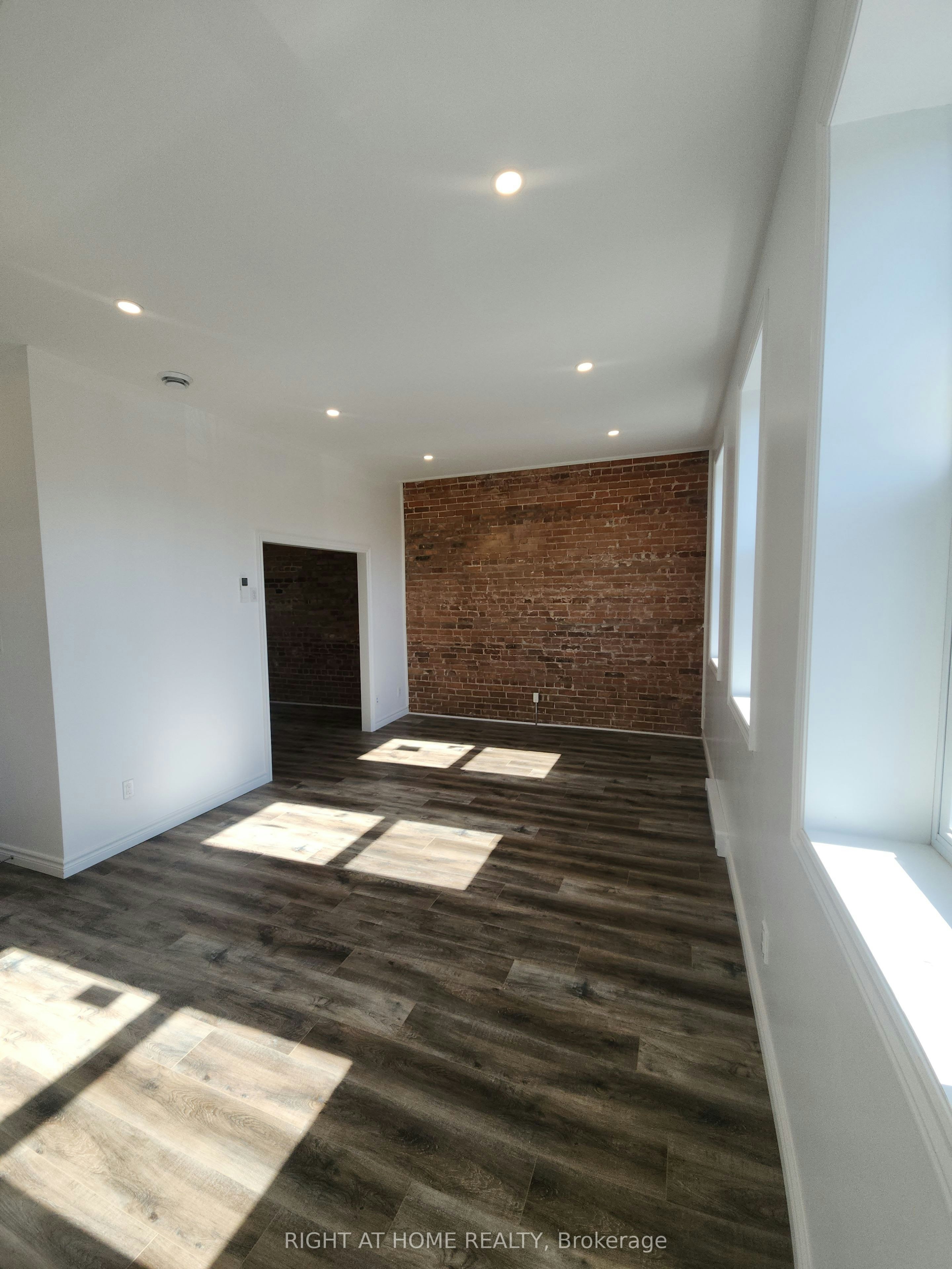 201-9 Queen Street W, Springwater, ON, L0L 1P0 - 3