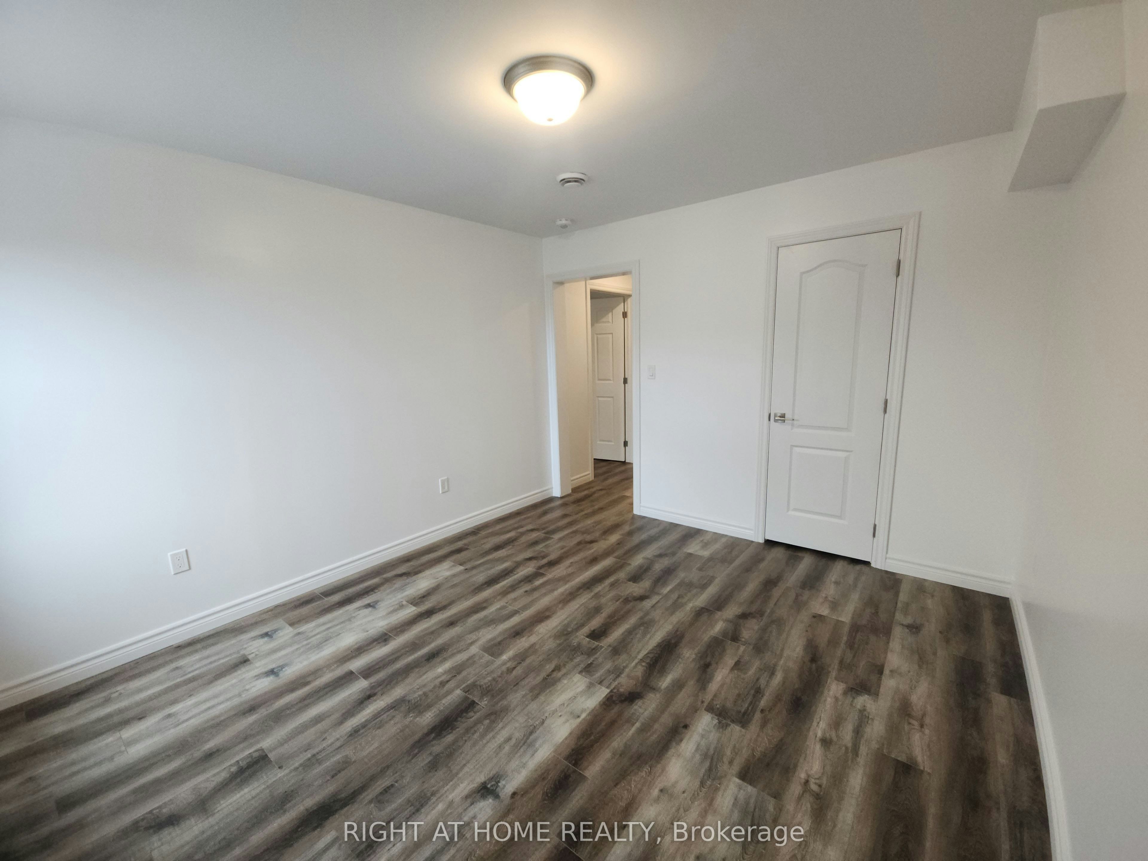 202-9 Queen Street W, Springwater, ON, L0L 1P0 - 18