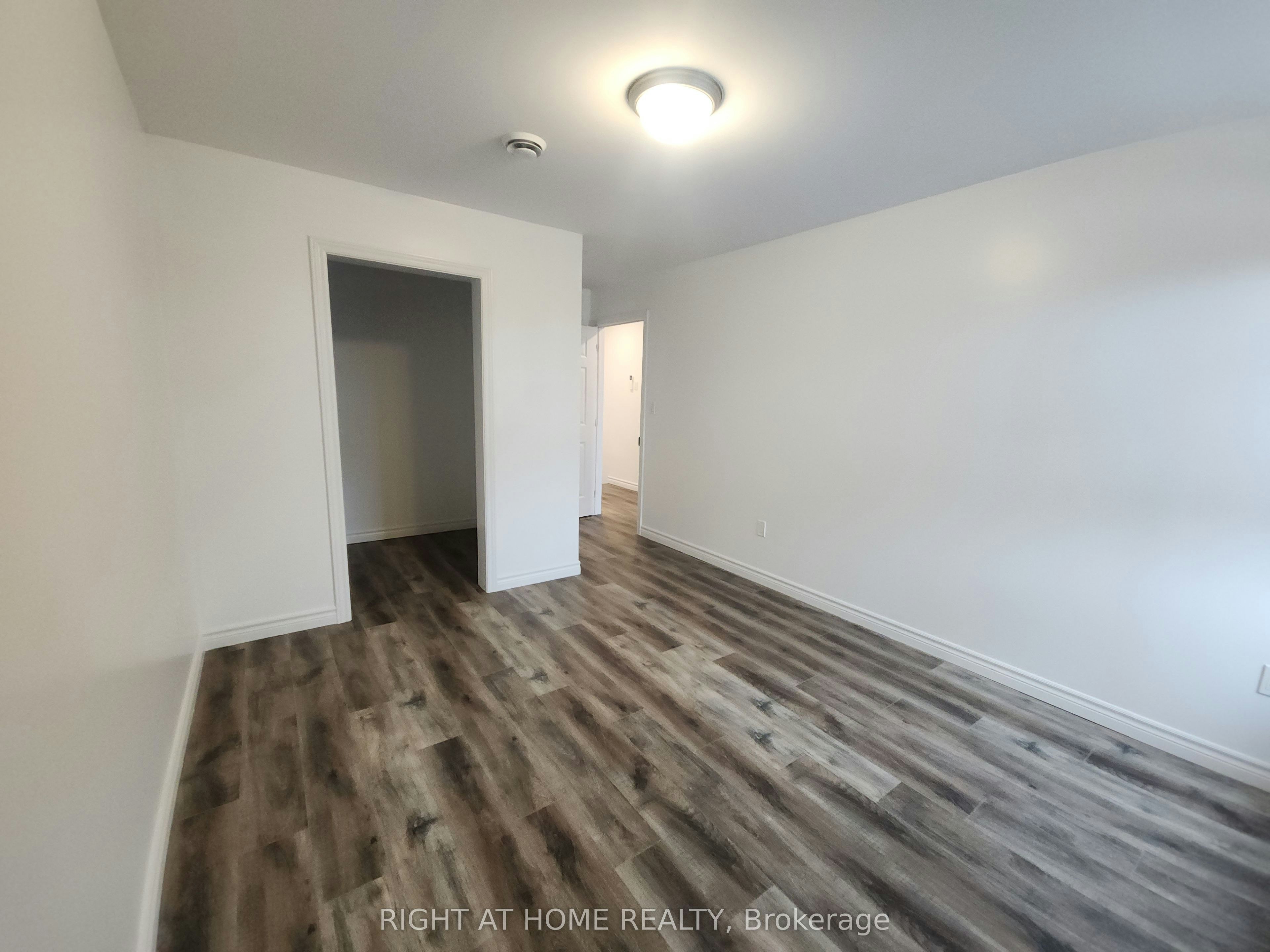 202-9 Queen Street W, Springwater, ON, L0L 1P0 - 16