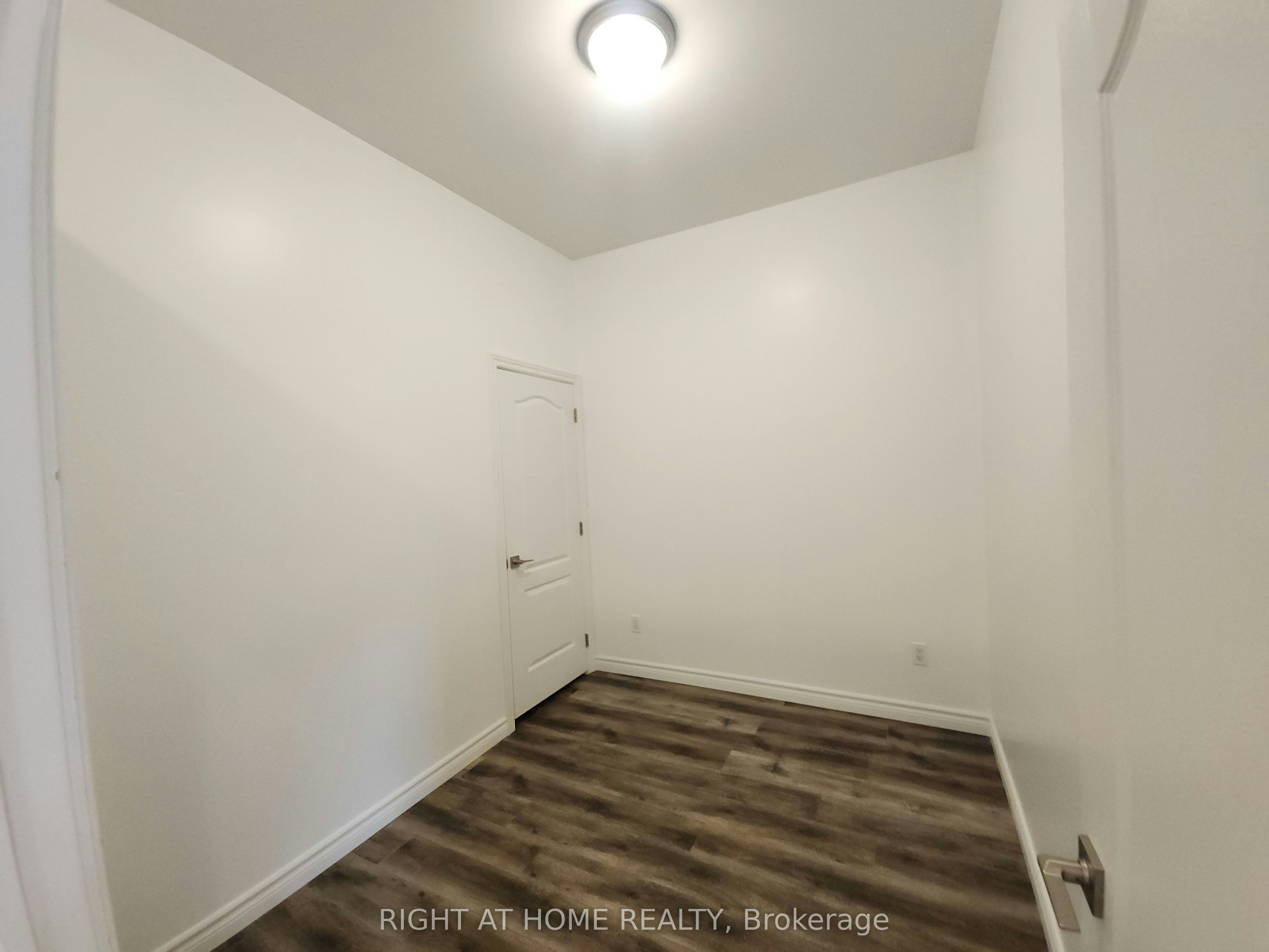 202-9 Queen Street W, Springwater, ON, L0L 1P0 - 6