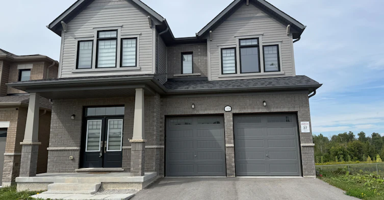 148 Thicketwood Avenue, Barrie, ON, L9J 0W8