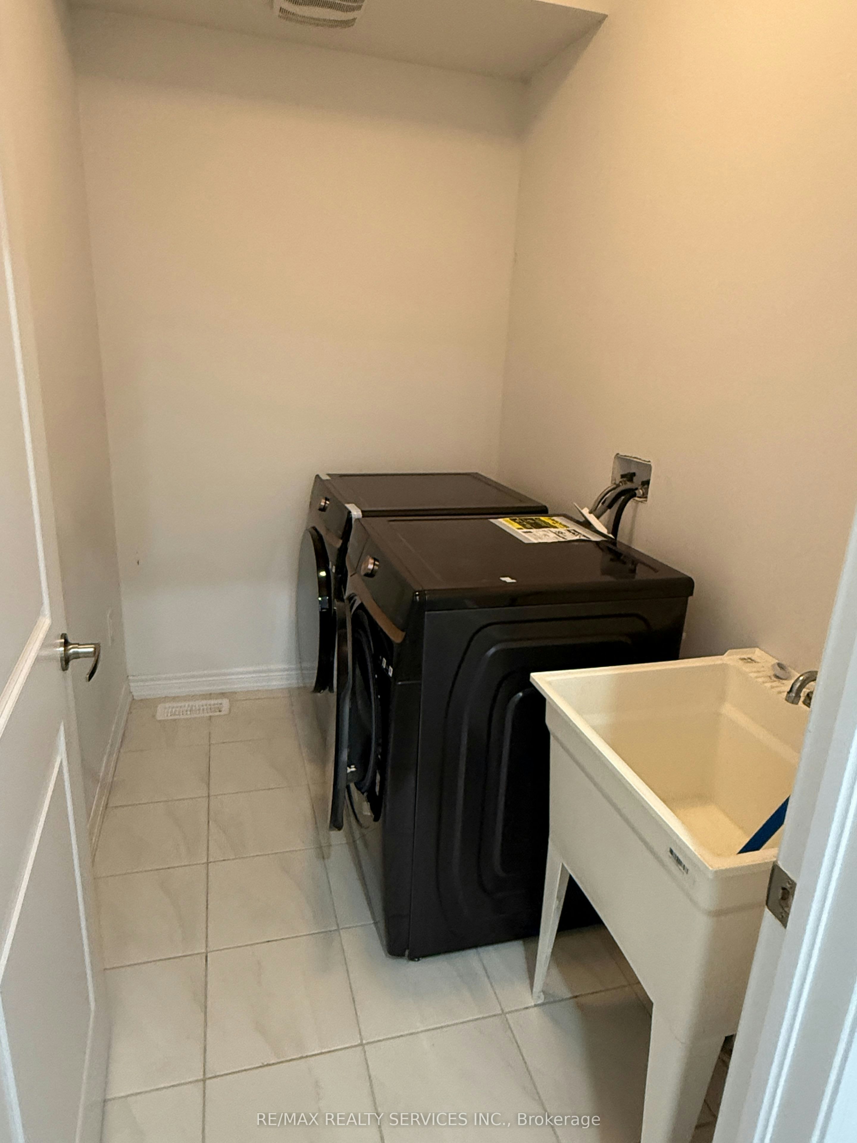 148 Thicketwood Avenue, Barrie, ON, L9J 0W8 - 6