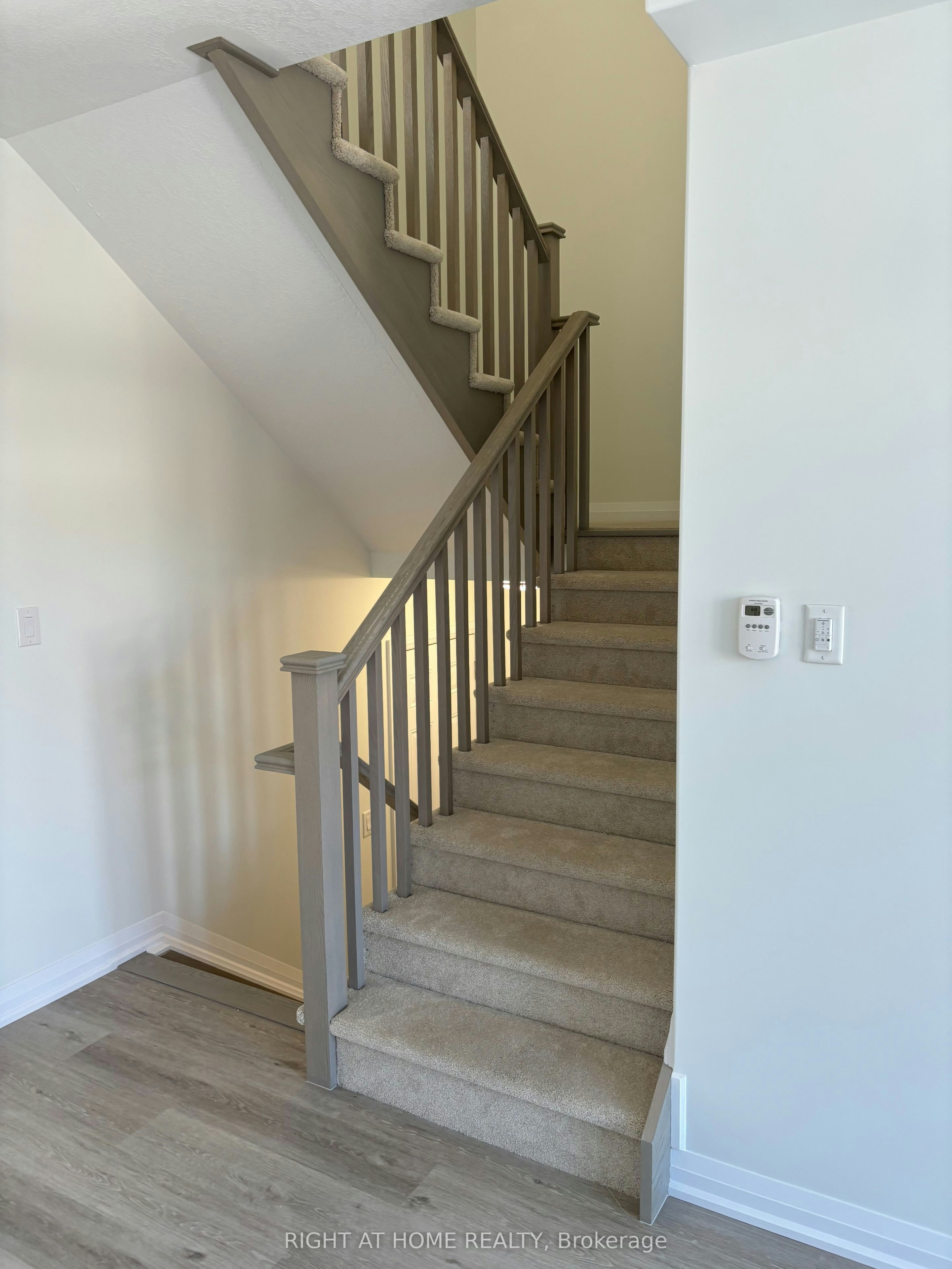 57 Copperhill Heights, Barrie, ON, L9S 2Z4 - 6
