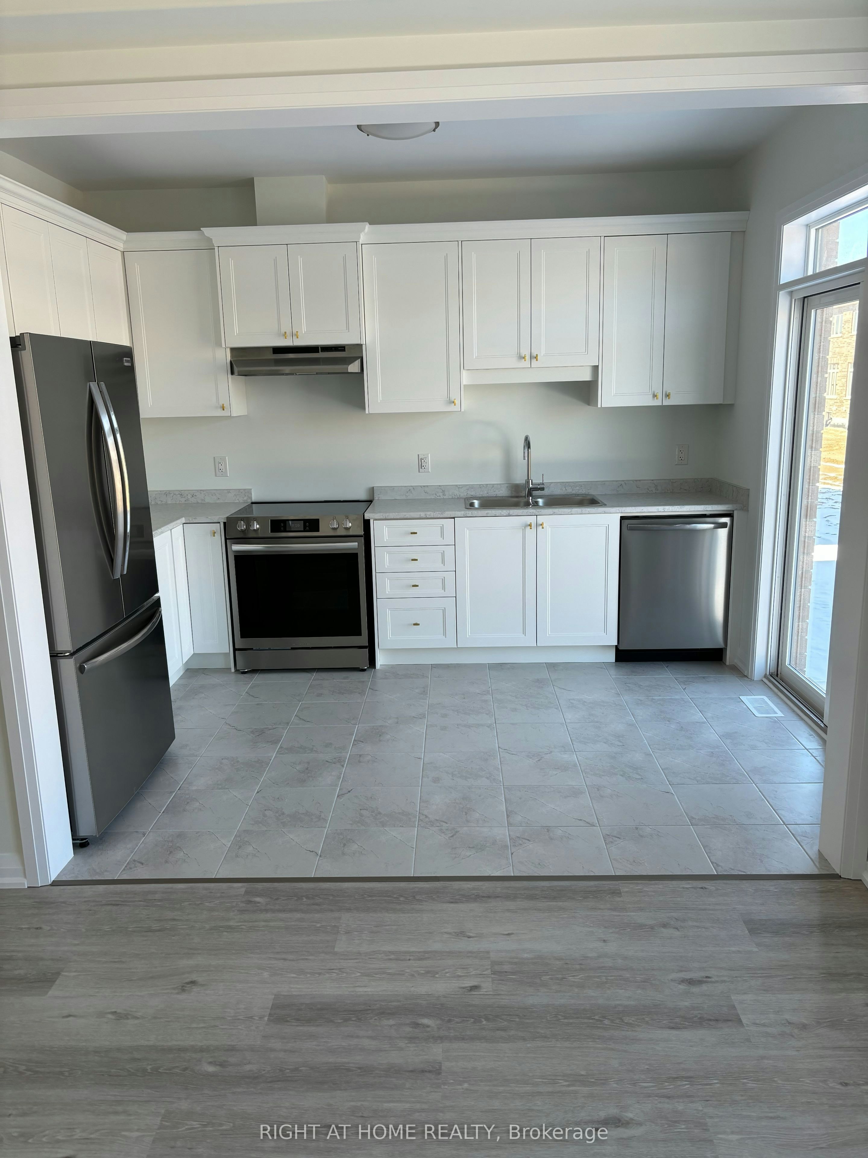57 Copperhill Heights, Barrie, ON, L9S 2Z4 - 9