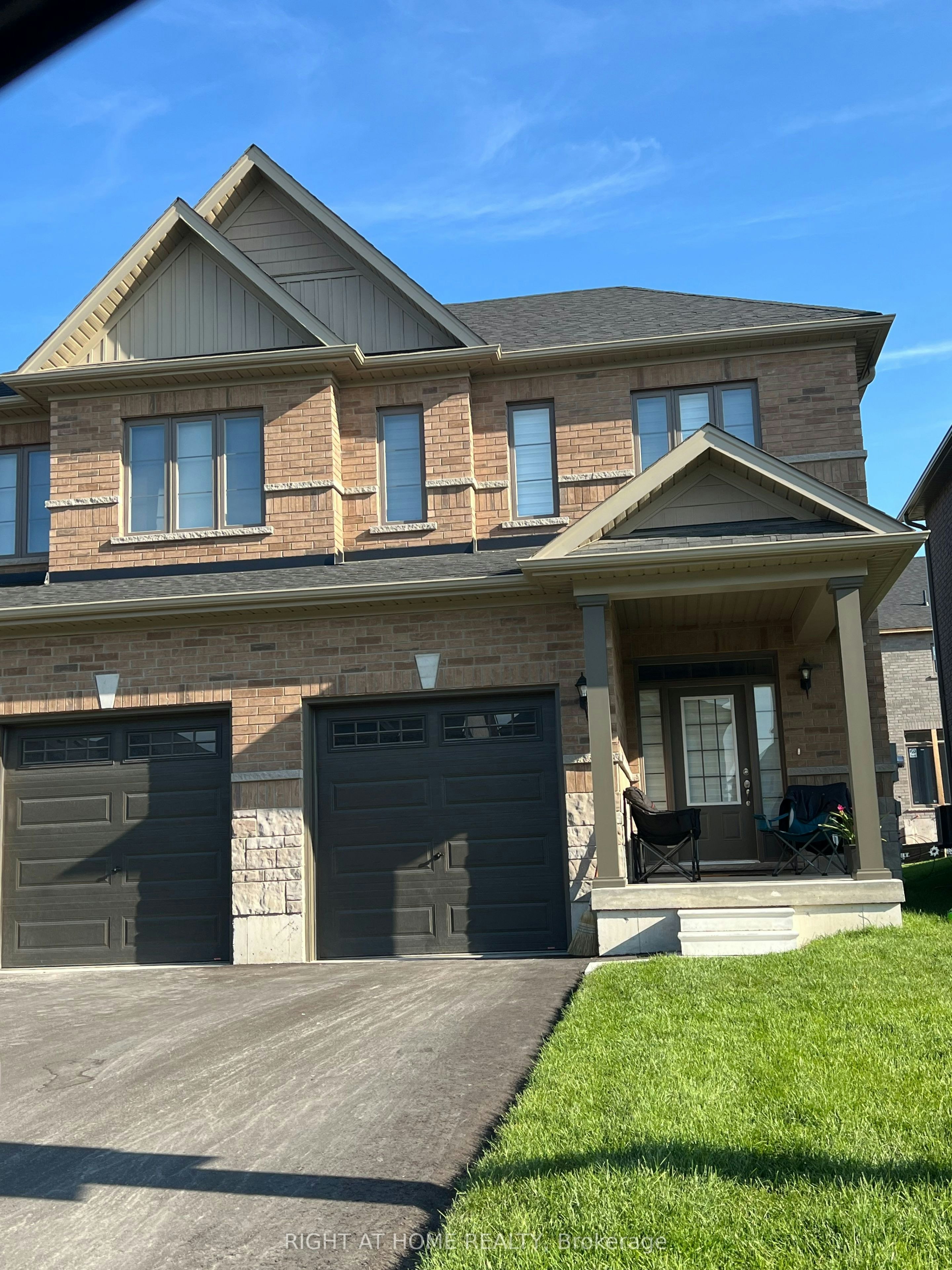 57 Copperhill Heights, Barrie, ON, L9S 2Z4