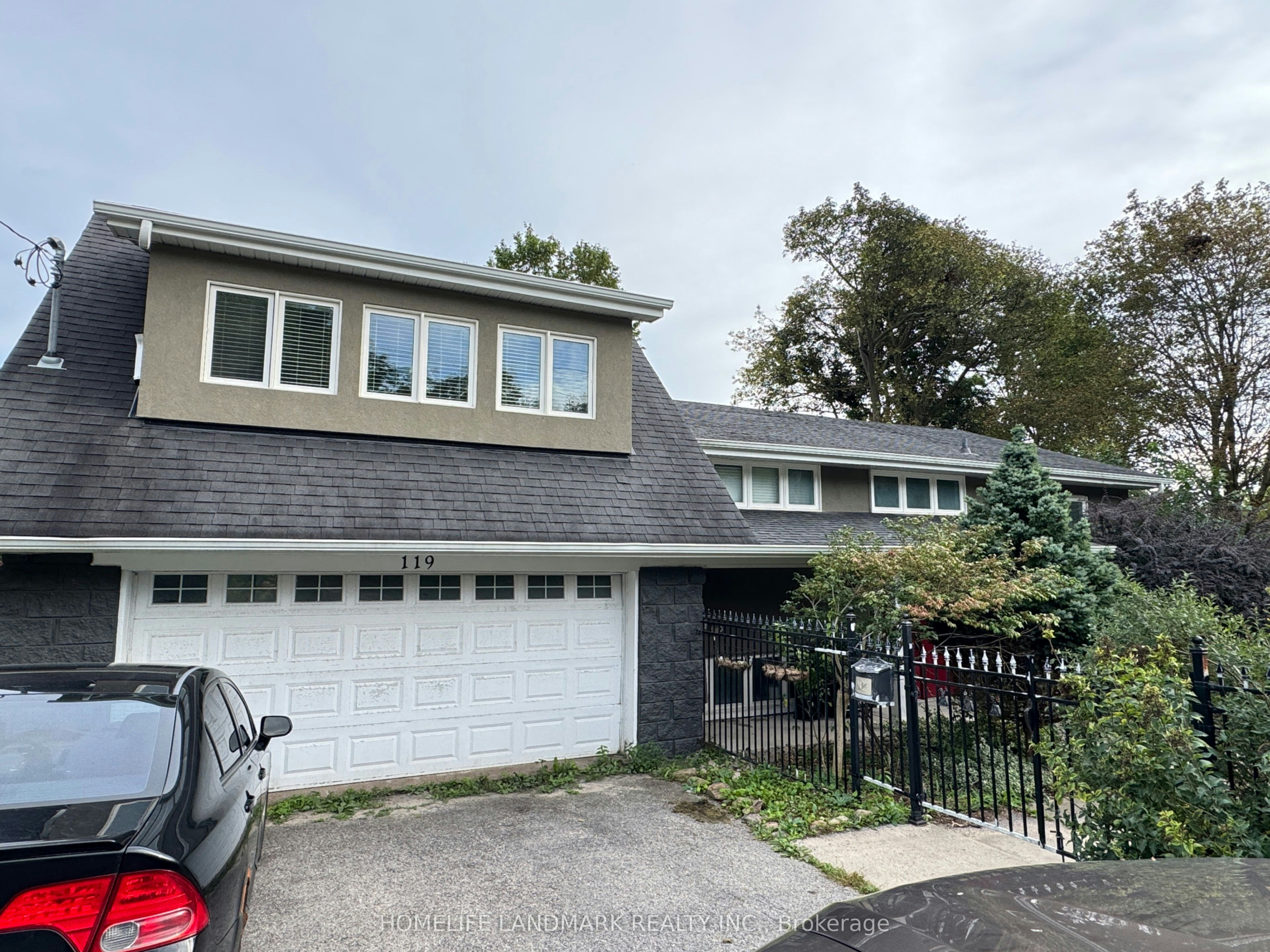 Upper-119 Blake Street, Barrie, ON, L4M 1K2