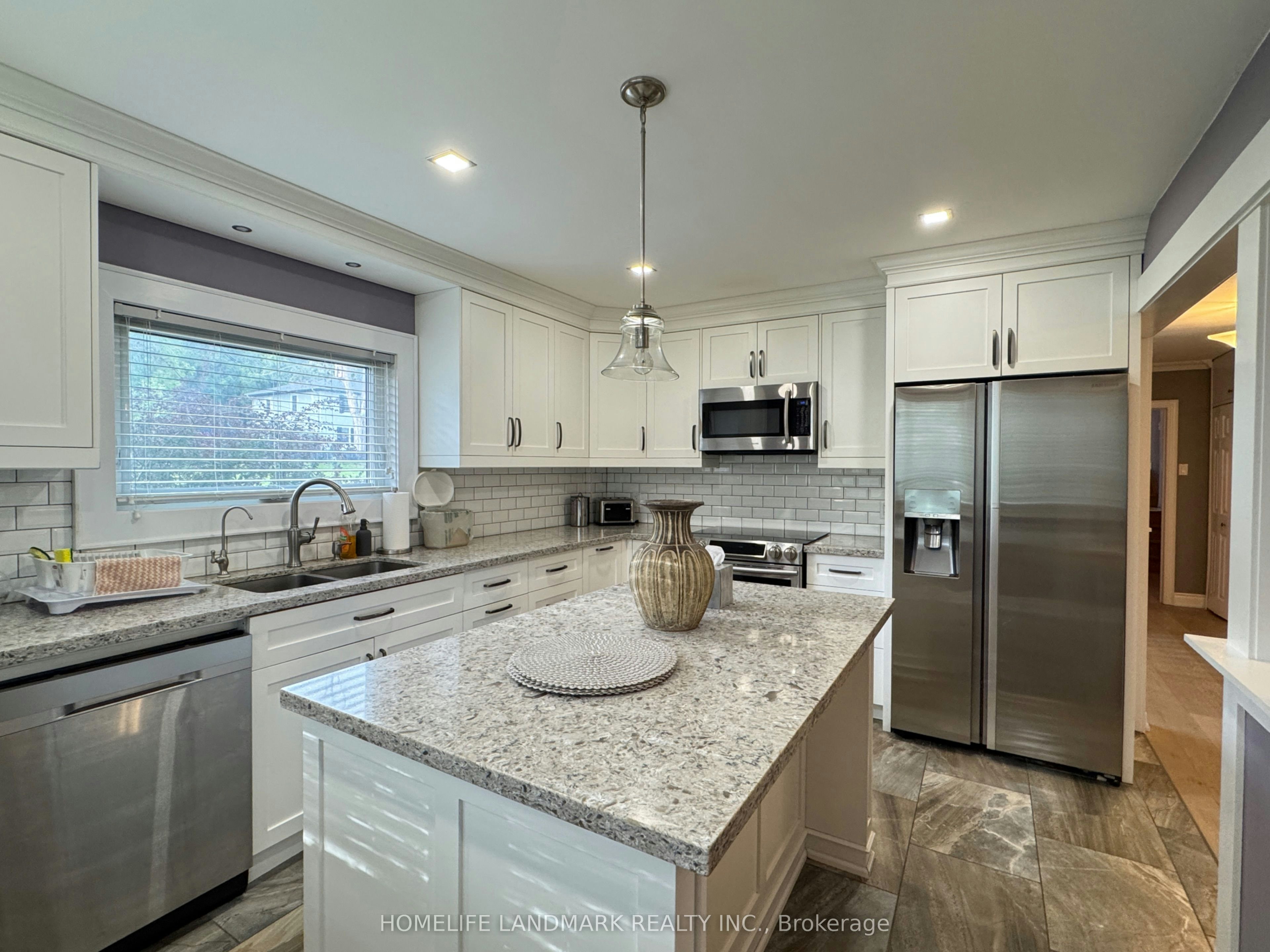 Upper-119 Blake Street, Barrie, ON, L4M 1K2 - 9