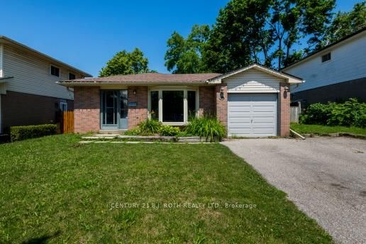 36 Cynthia Court, Barrie, ON, L4M 2X4