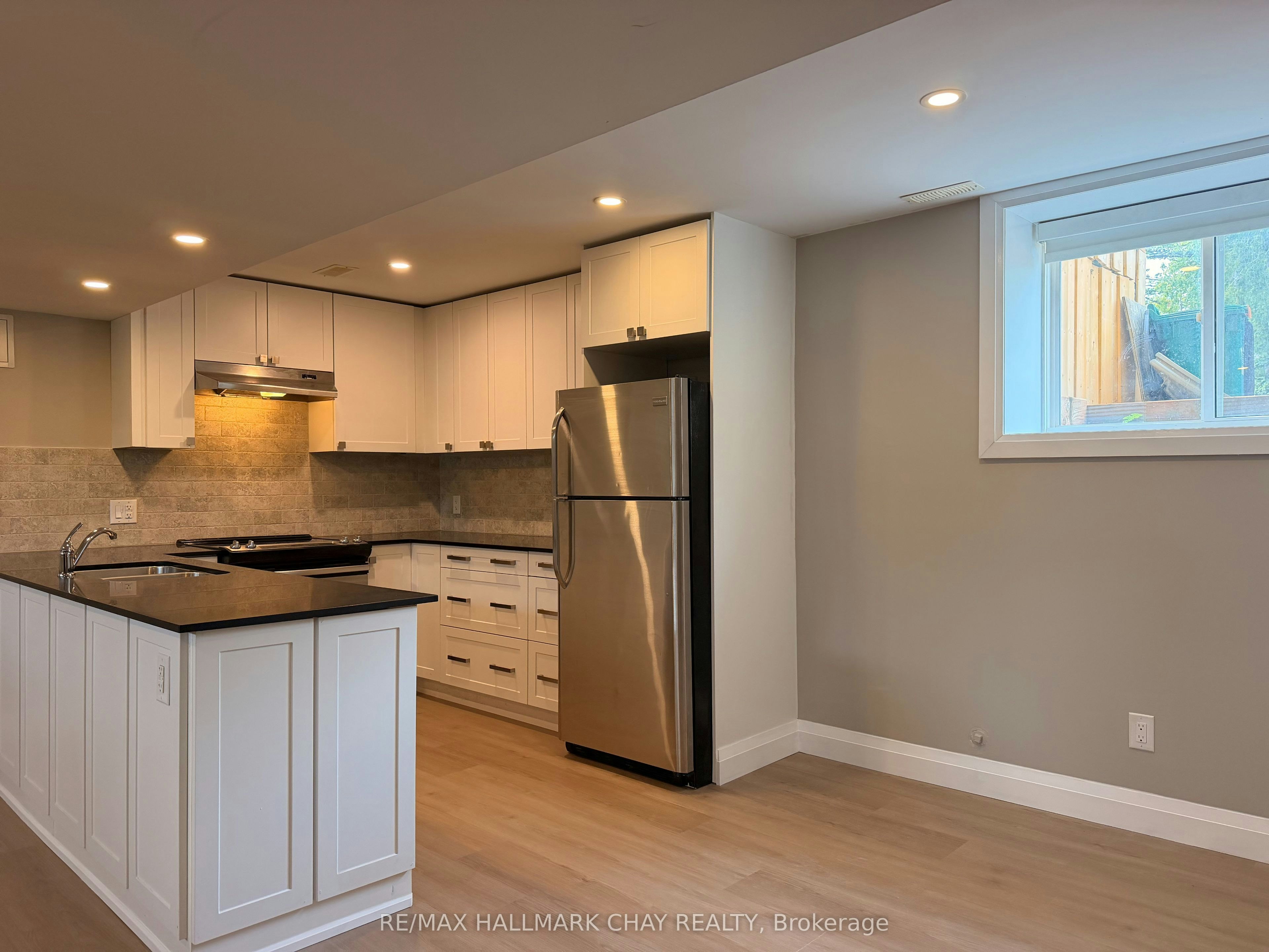2-64 Newton Street, Barrie, ON, L4M 3N5 - 3