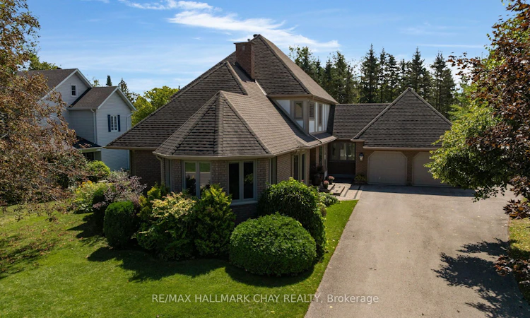 9 Howard Drive