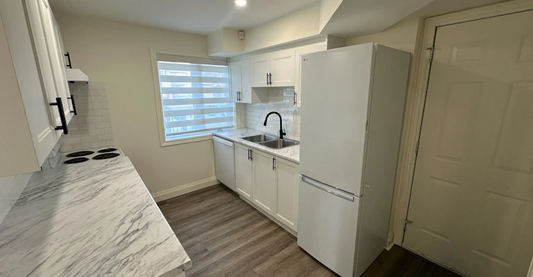 64 Logan Court, Barrie, ON, L4N 8G8 - 3