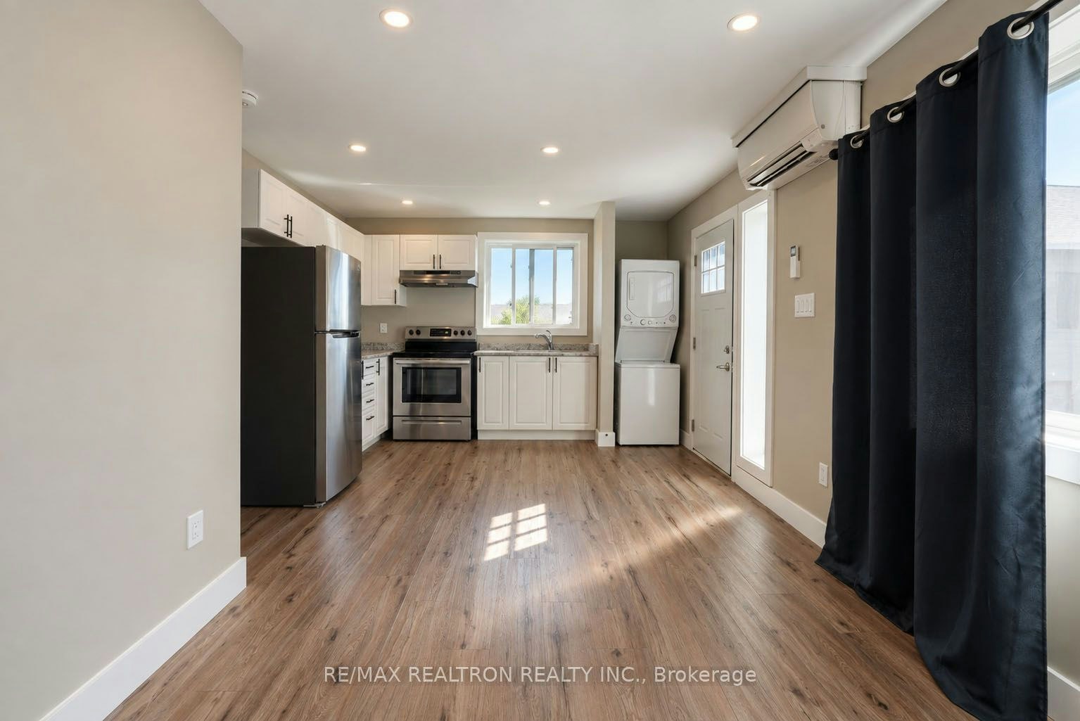 212 Little Avenue, Barrie, ON, L4N 6L1 5