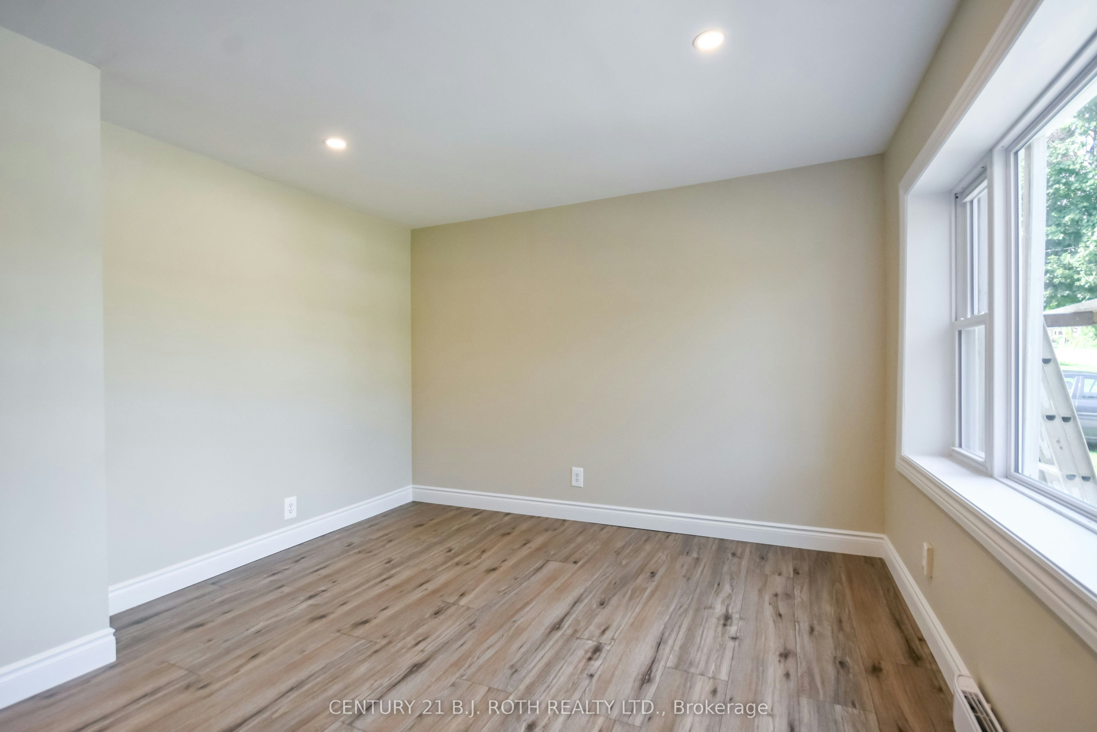 105 Westmount Drive S, Orillia, ON, L3V 6E2 - 4