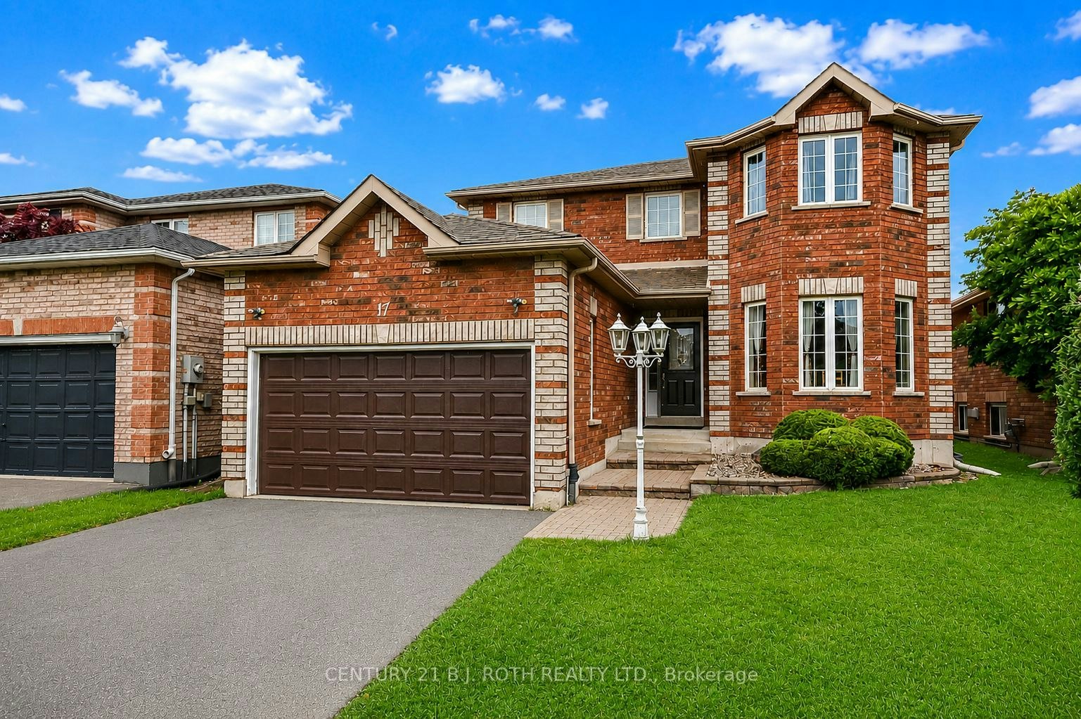 17 Crompton Drive, Barrie, ON, L4M 6N1