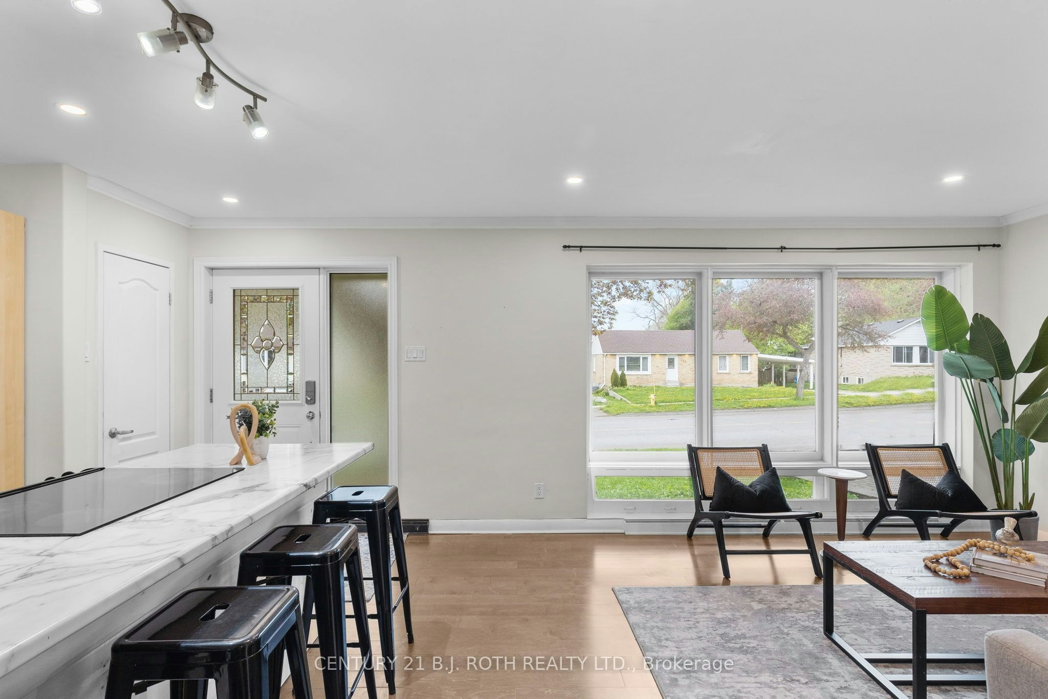 Main Level-243 Wellington Street E, Barrie, ON, L4M 2E4 - 9
