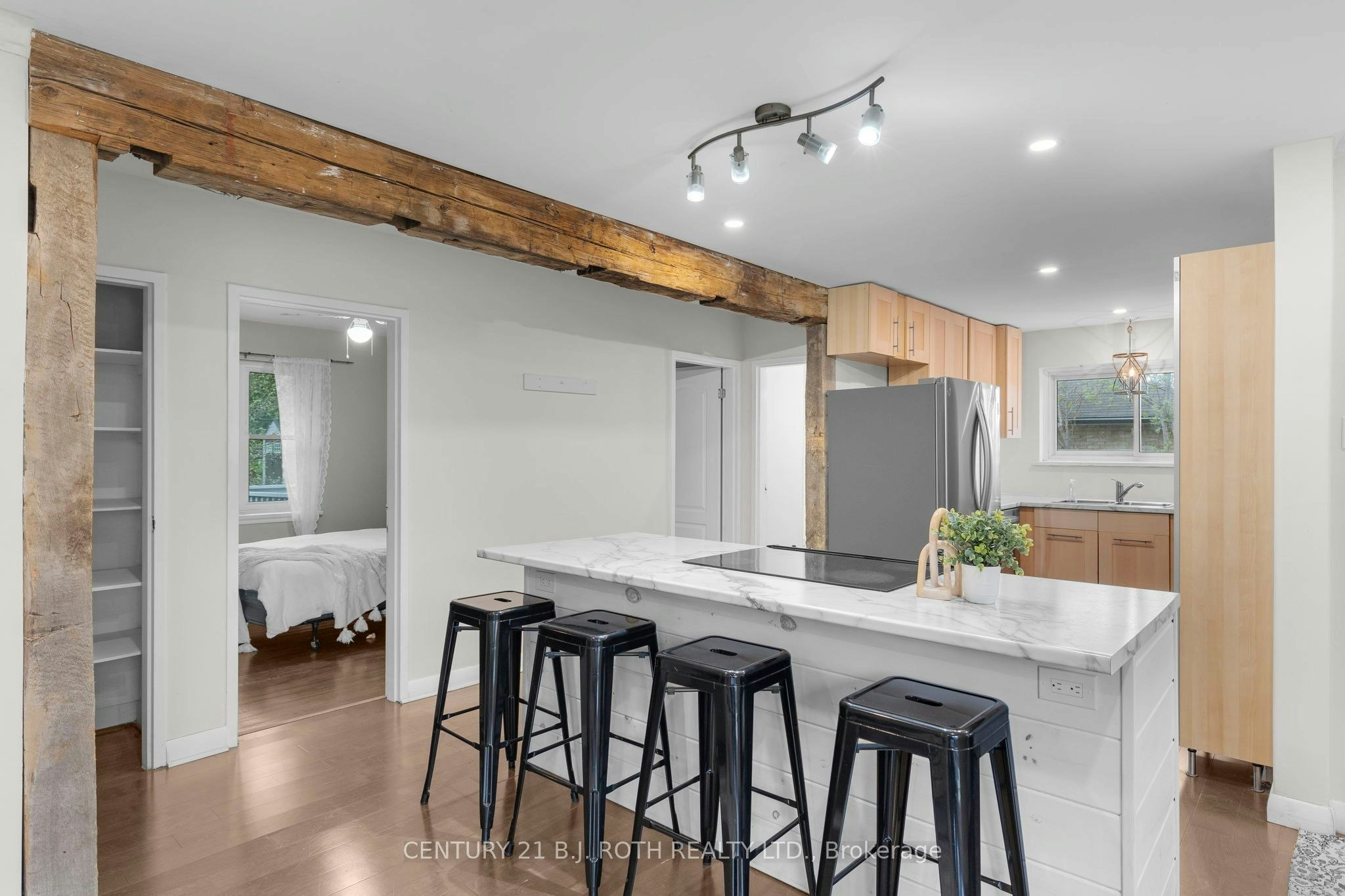 Main Level-243 Wellington Street E, Barrie, ON, L4M 2E4 - 4