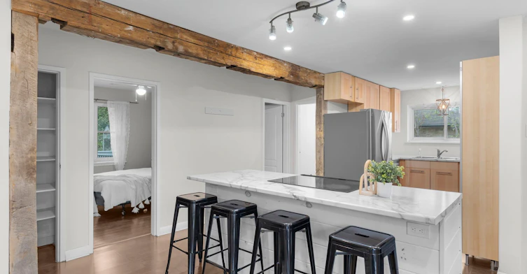 Main Level-243 Wellington Street E, Barrie, ON, L4M 2E4 - 4