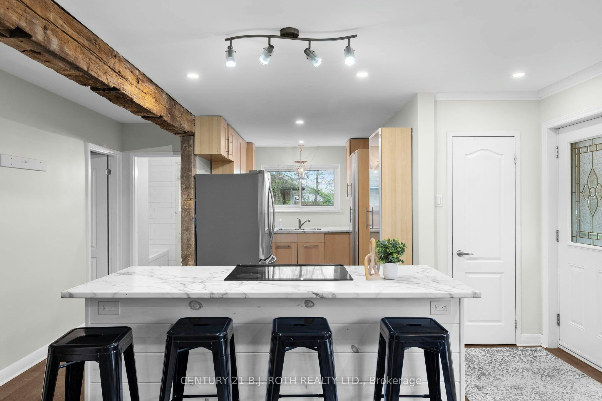 Main Level-243 Wellington Street E, Barrie, ON, L4M 2E4 - 3