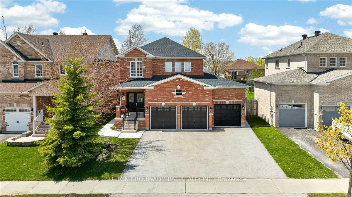 6 White Crescent, Barrie, ON, L4N 7M1