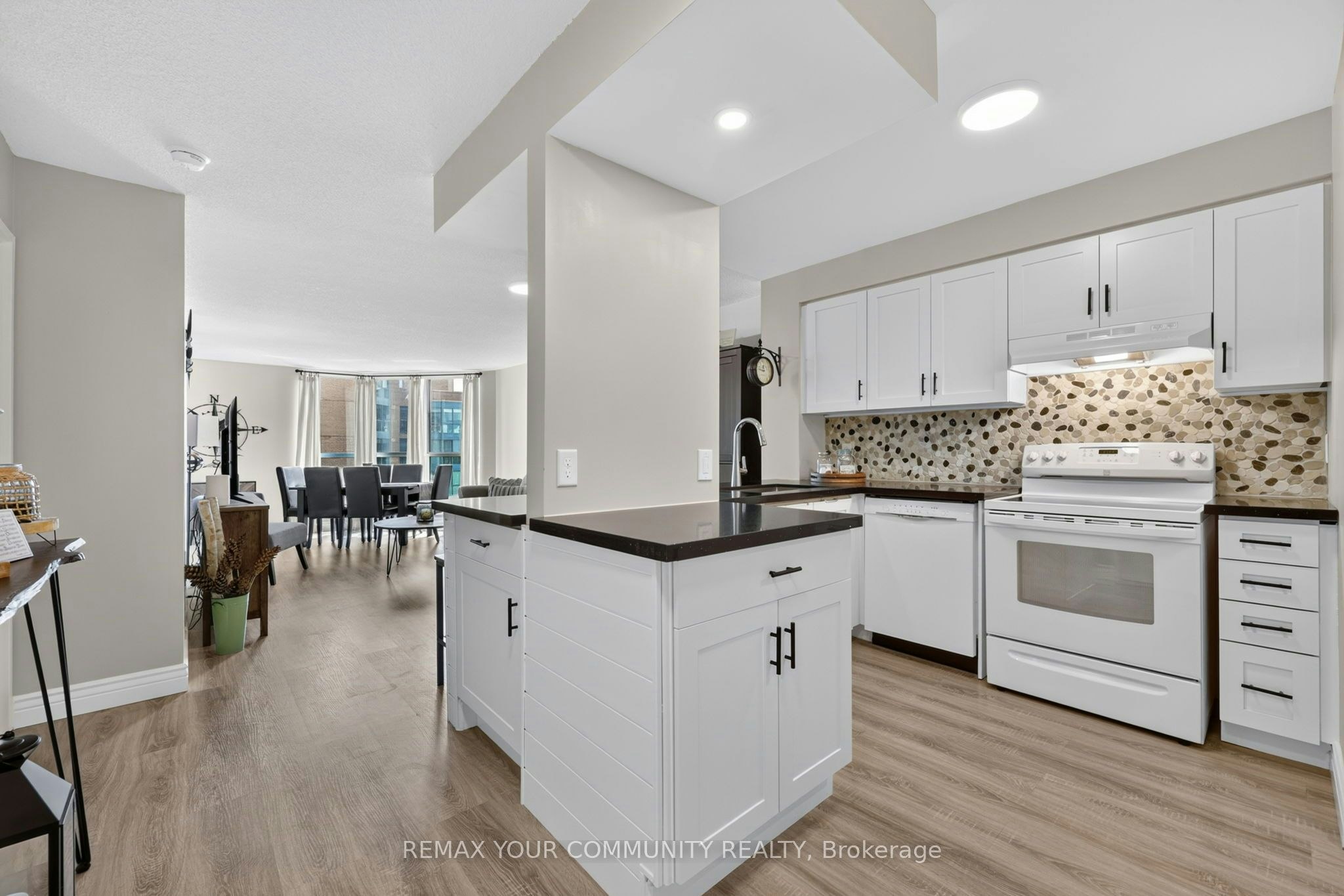 1409-140 Dunlop Street E, Barrie, ON, L4M 6H1