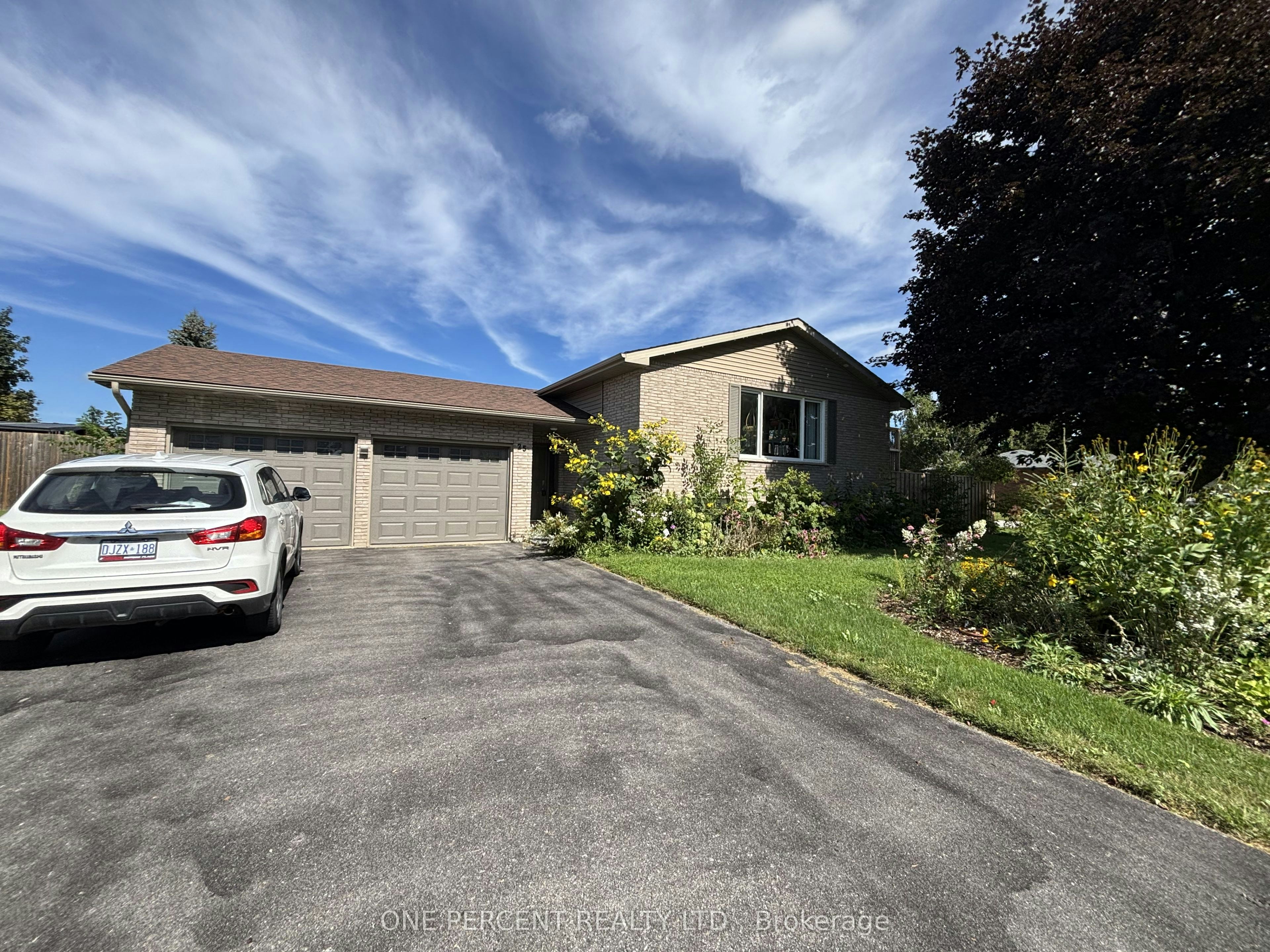 25 Bertram Drive, Springwater, ON, L0L 1P0