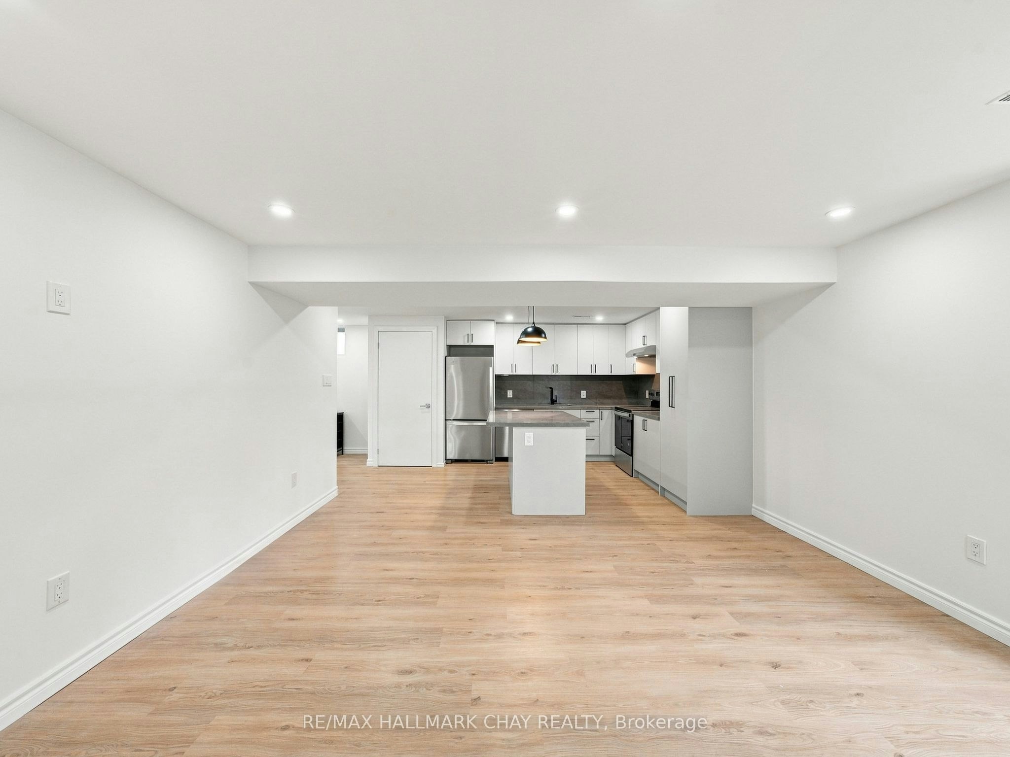 Lower-1 Touchette Drive, Barrie, ON, L4N 7L8 4