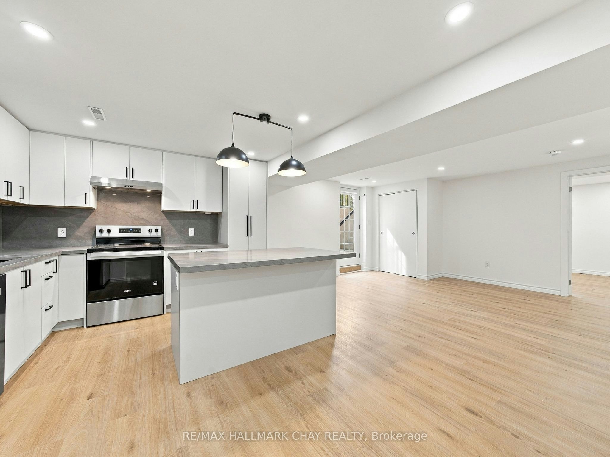 Lower-1 Touchette Drive, Barrie, ON, L4N 7L8 2