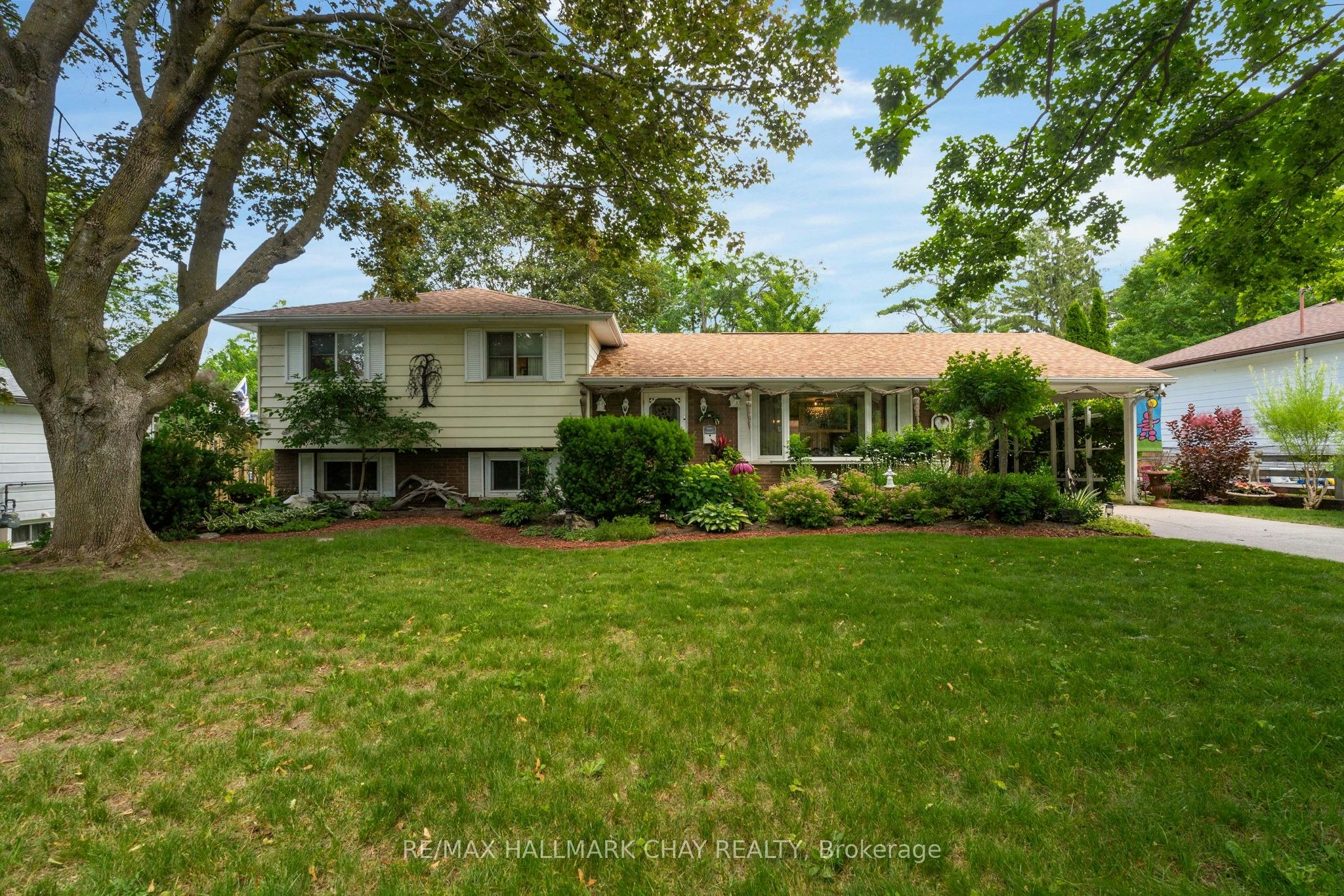 82 Fourth Street, Orillia, ON, L3V 4B8