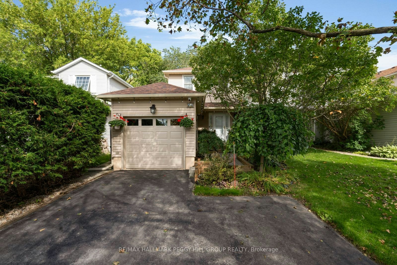 74 Knicely Road, Barrie, ON, L4N 6V4