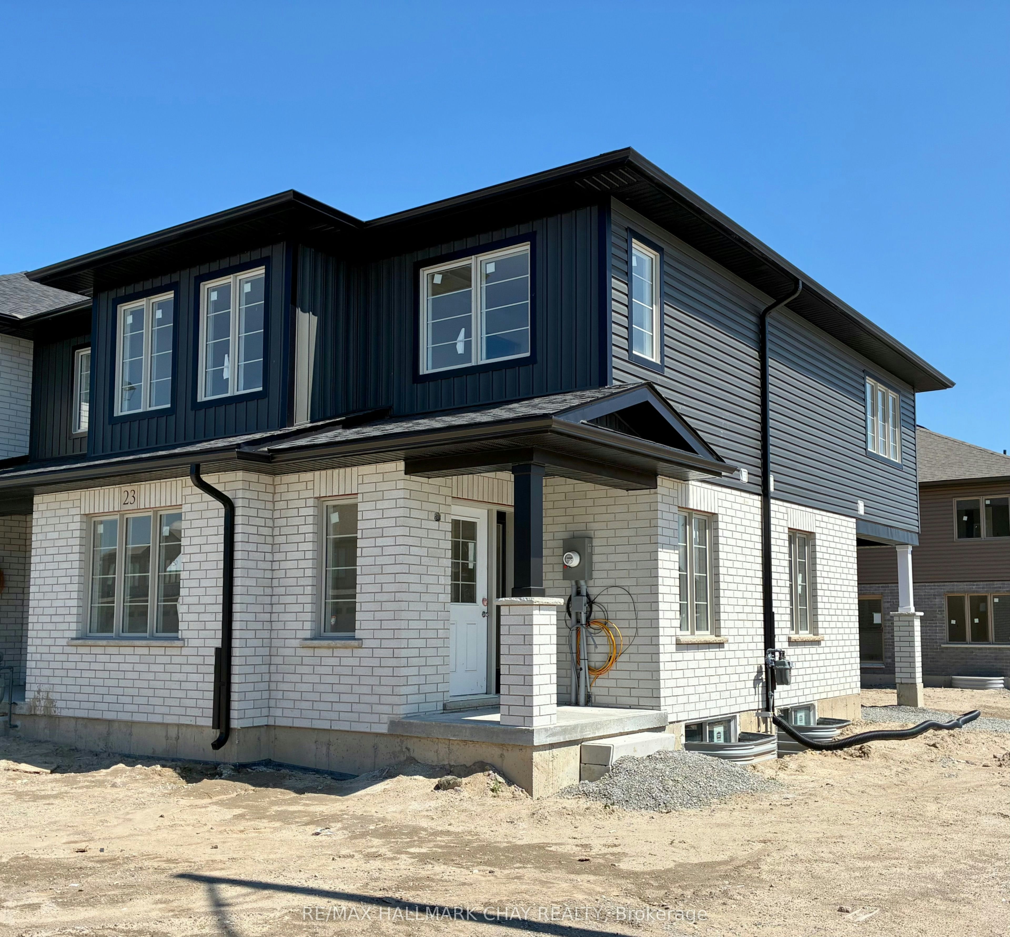 23 Strath Crescent, Springwater, ON, L0L 1P0