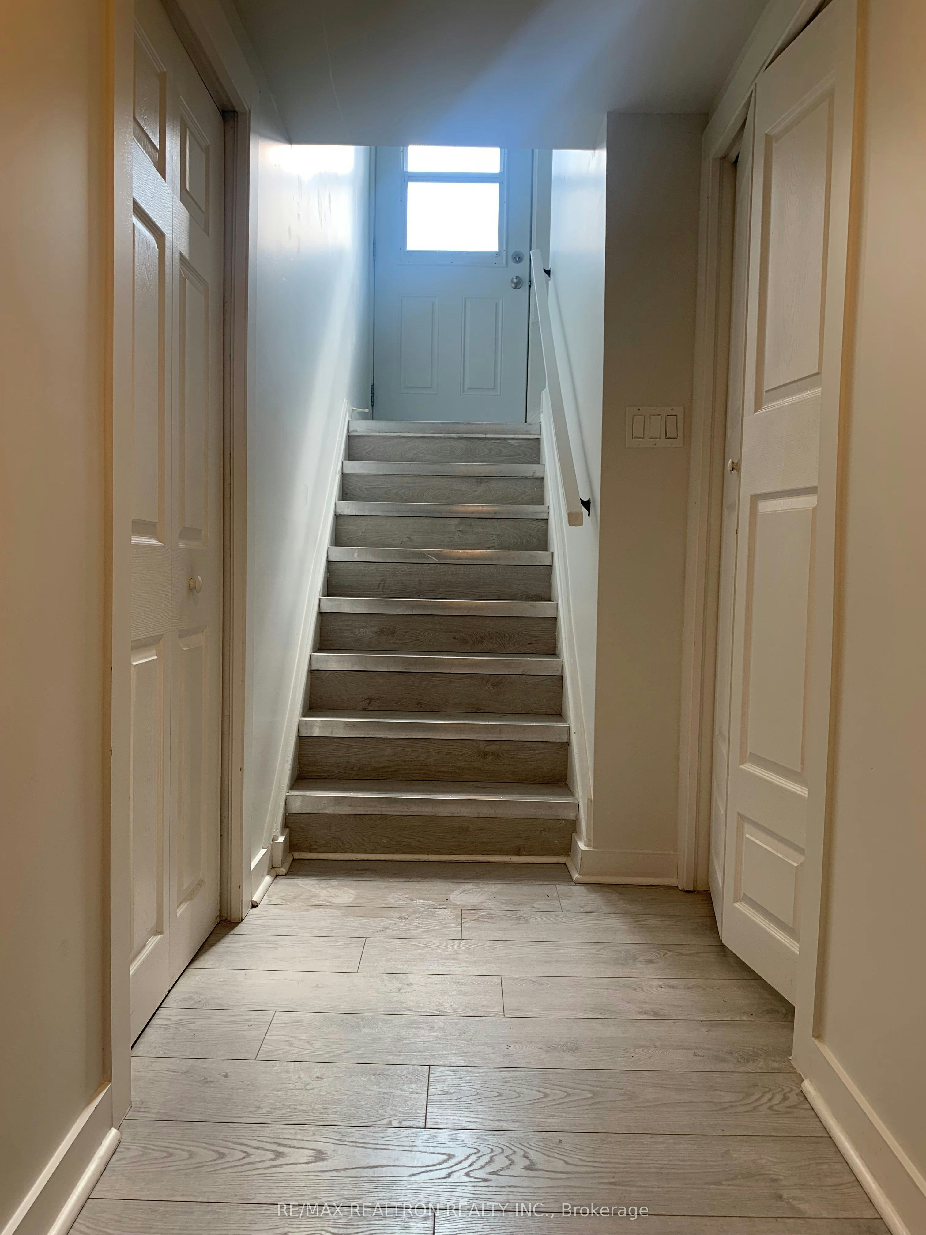 Unit 1-44 Cynthia Court, Barrie, ON, L4M 2X4 - 6