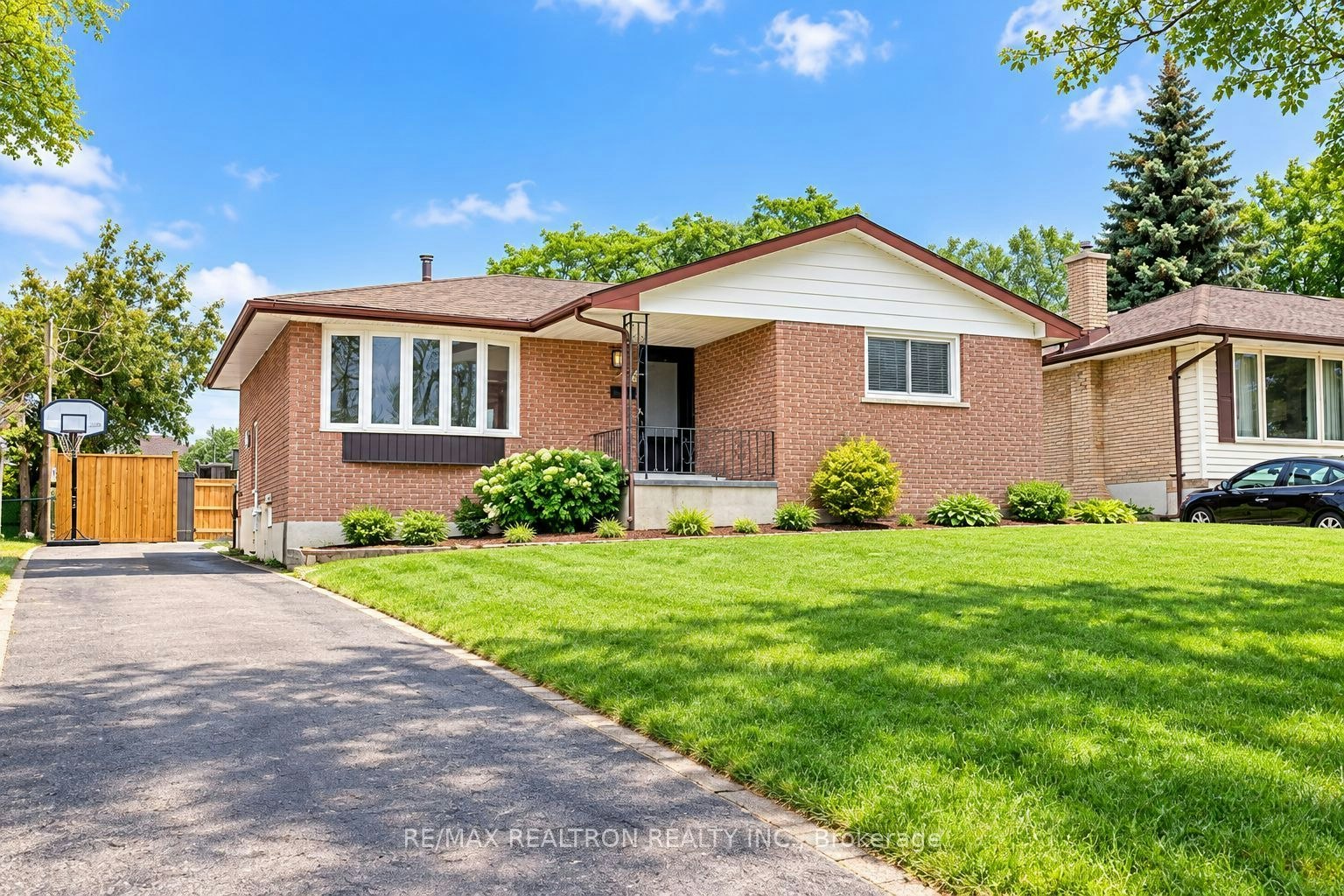 Unit 1-44 Cynthia Court, Barrie, ON, L4M 2X4