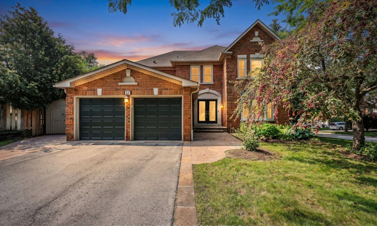 37 Falling Brook Drive