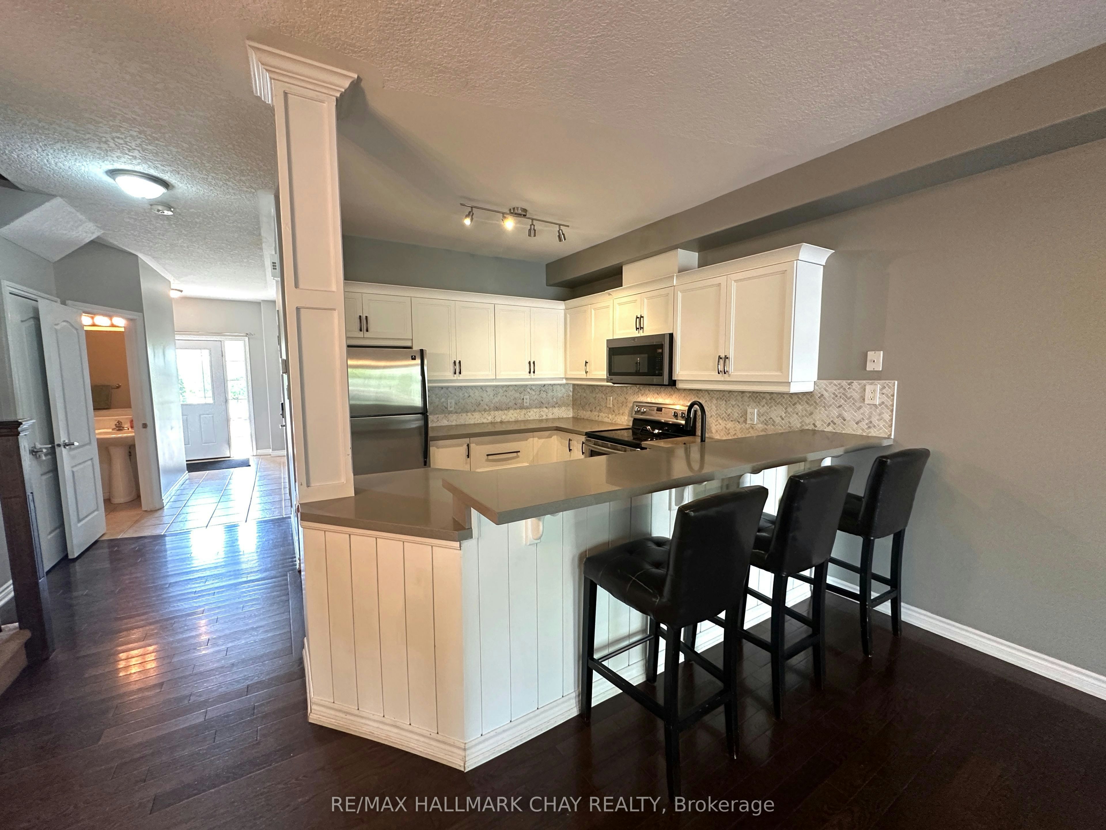 18 Claudio Crescent, Barrie, ON, L4N 6L5 - 8