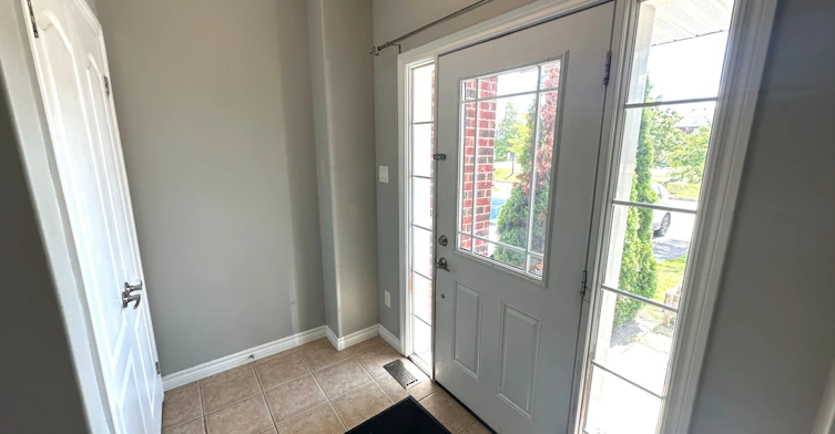 18 Claudio Crescent, Barrie, ON, L4N 6L5 - 2