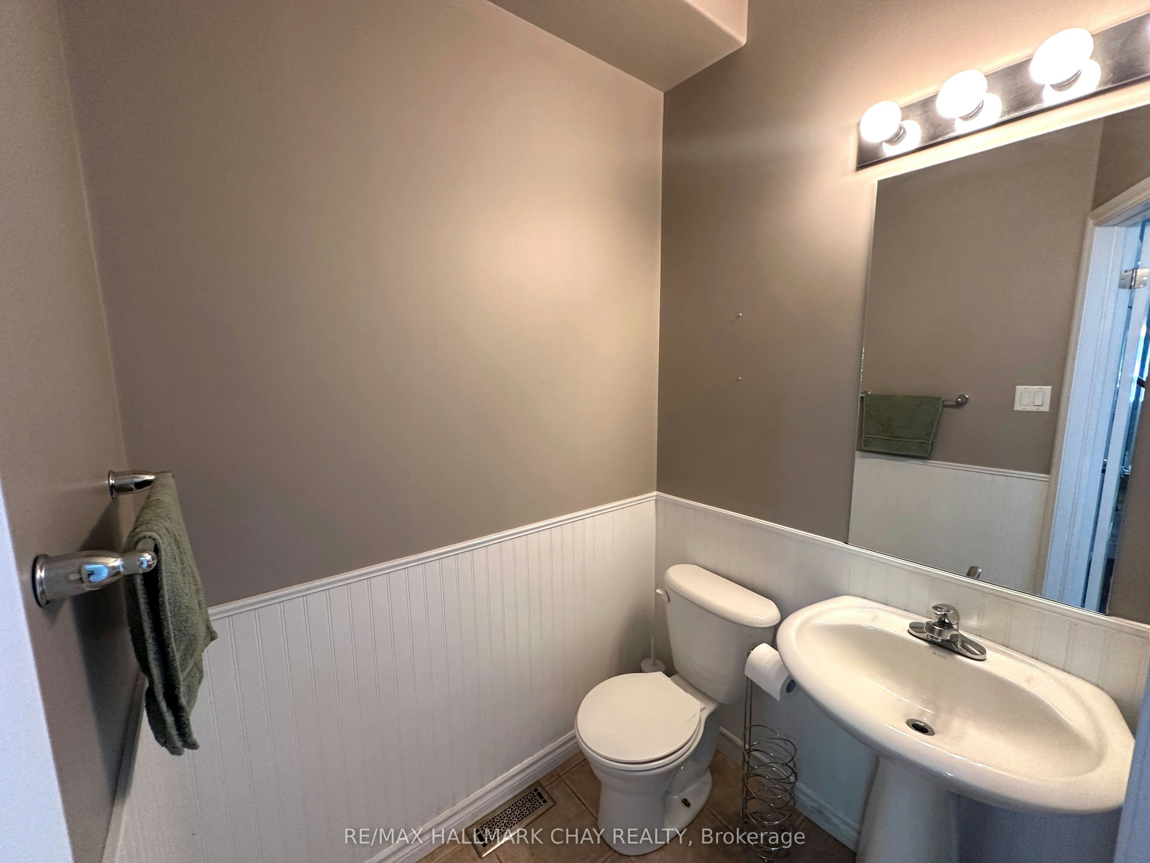 18 Claudio Crescent, Barrie, ON, L4N 6L5 - 4