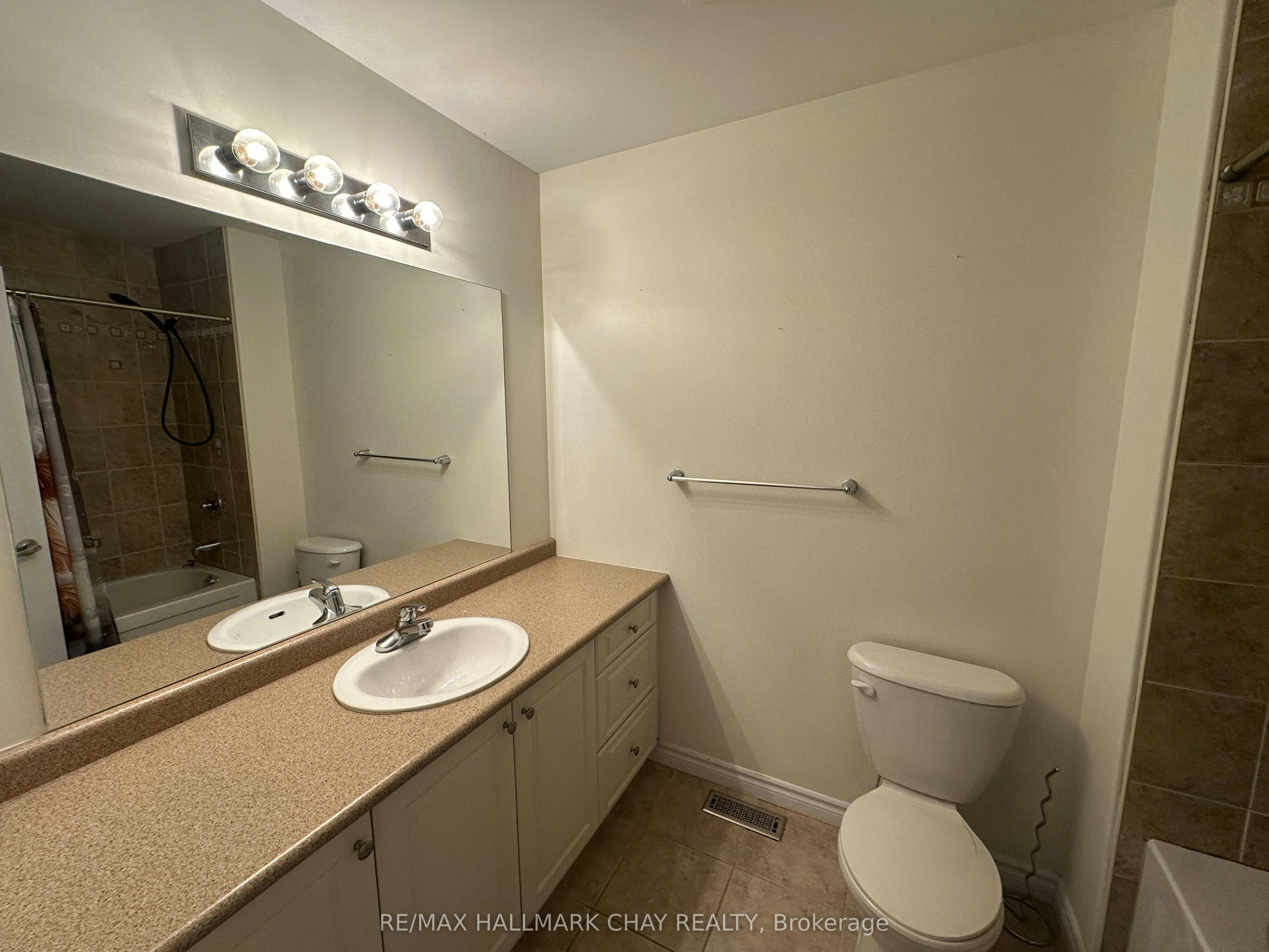 18 Claudio Crescent, Barrie, ON, L4N 6L5 - 16