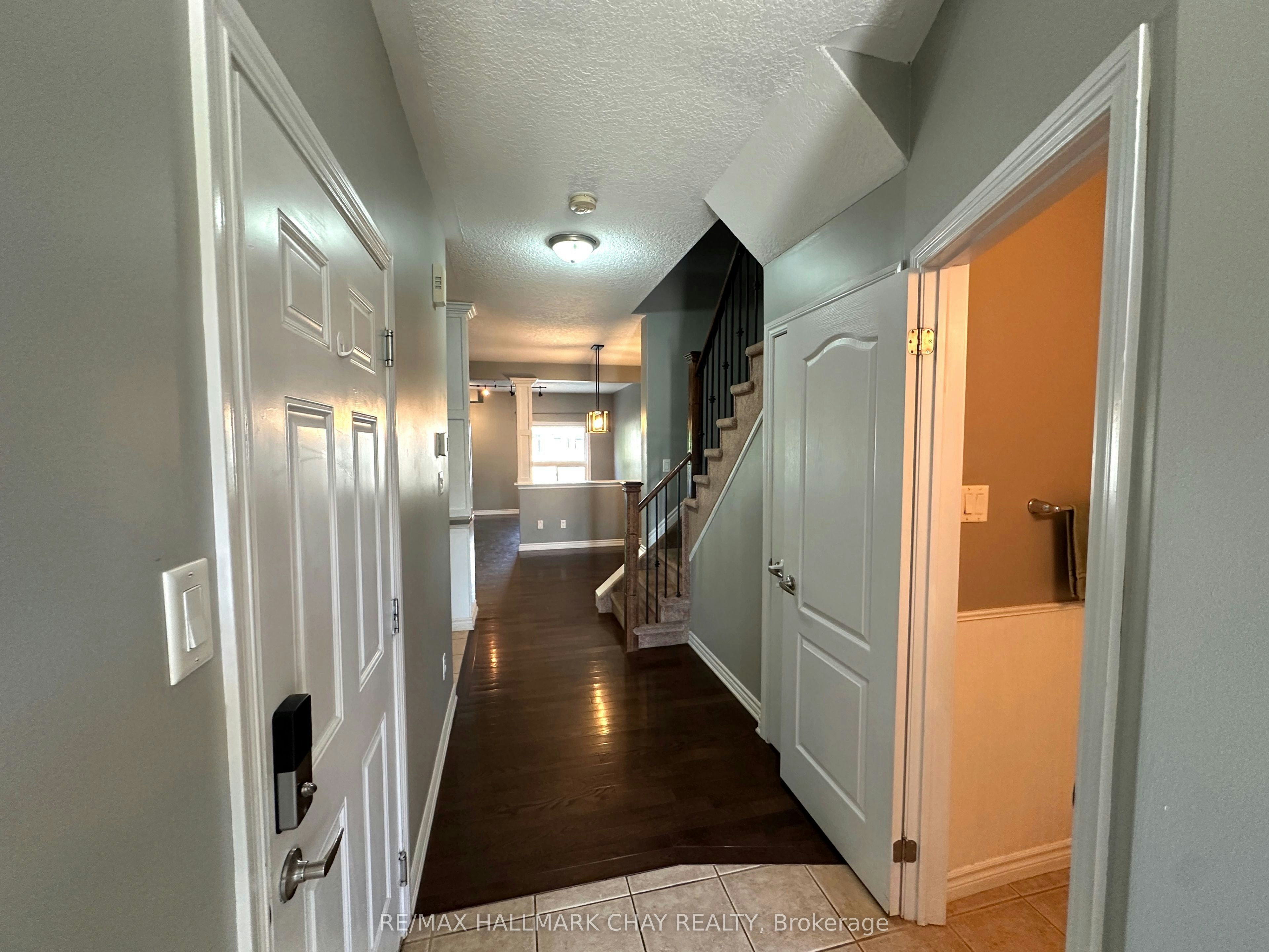 18 Claudio Crescent, Barrie, ON, L4N 6L5 - 3