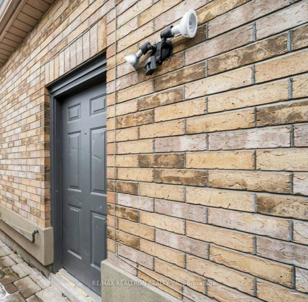 76 Larkin Drive, Barrie, ON, L4M 7B4 - 9