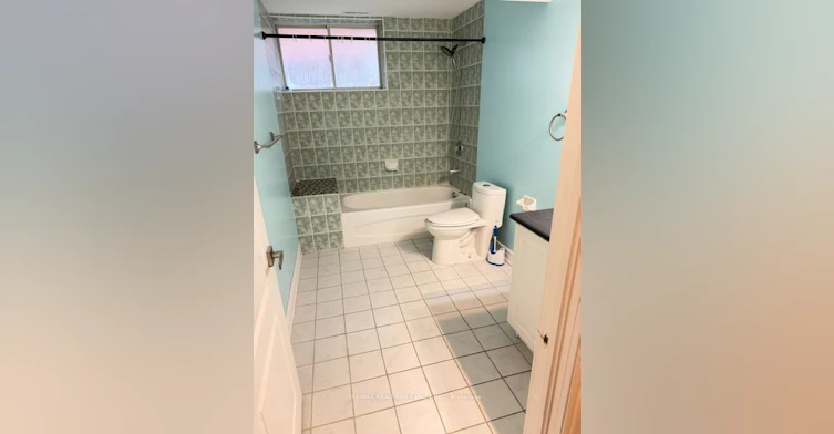 76 Larkin Drive, Barrie, ON, L4M 7B4 - 4