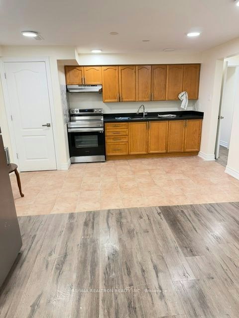 76 Larkin Drive, Barrie, ON, L4M 7B4