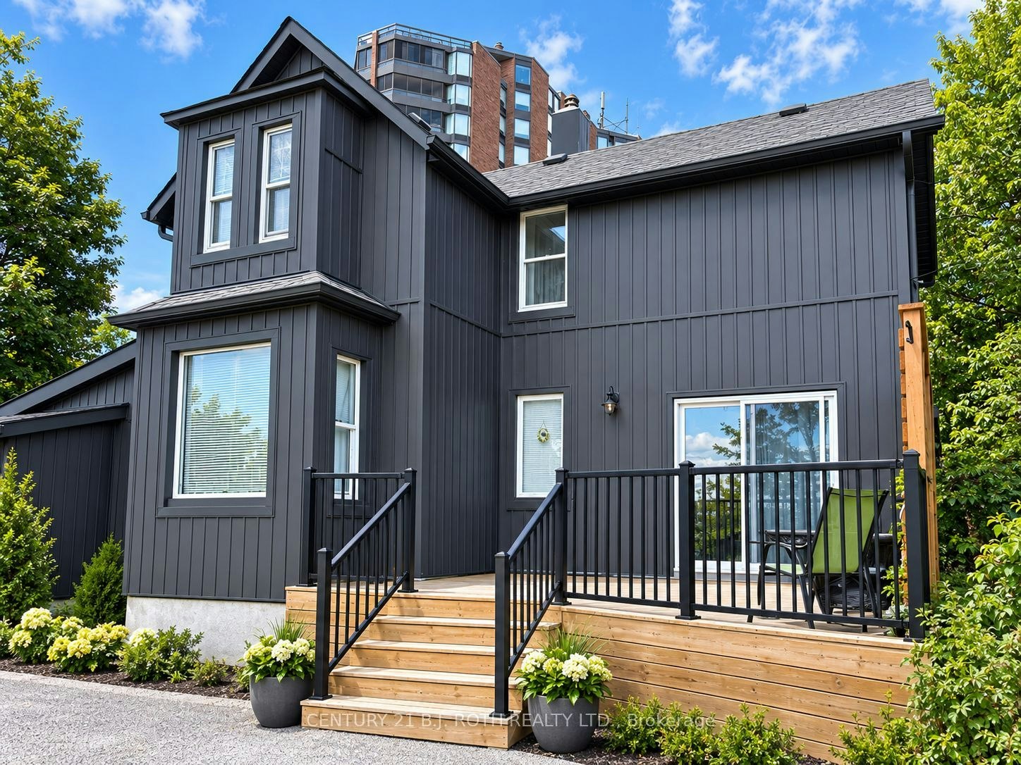 253 Dunlop Street E, Barrie, ON, L4M 1B6