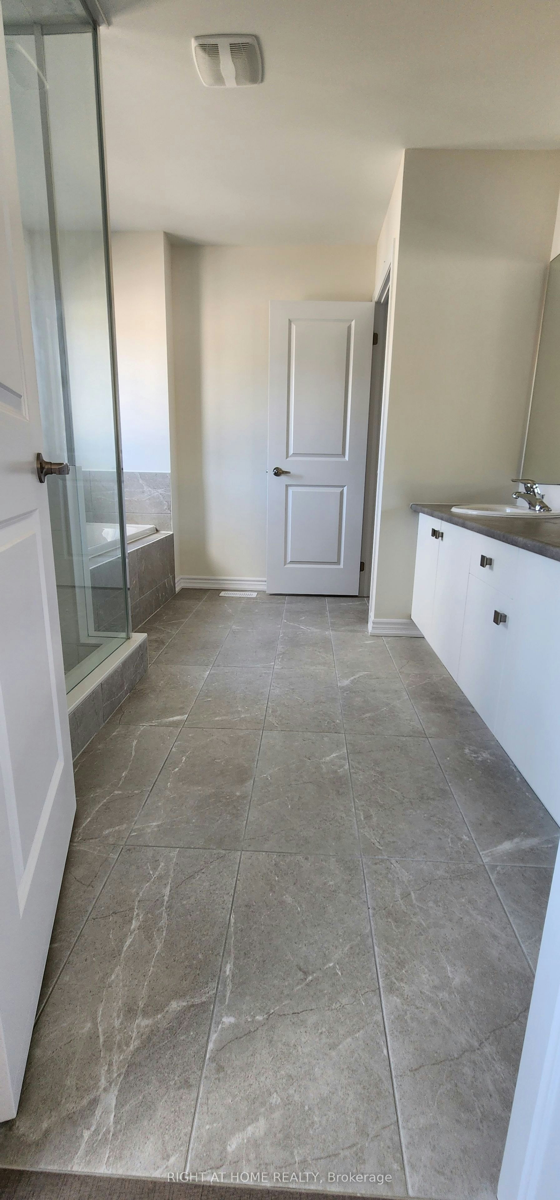 26 Prudhoe Terrace, Barrie, ON, L9J 0W2 - 15