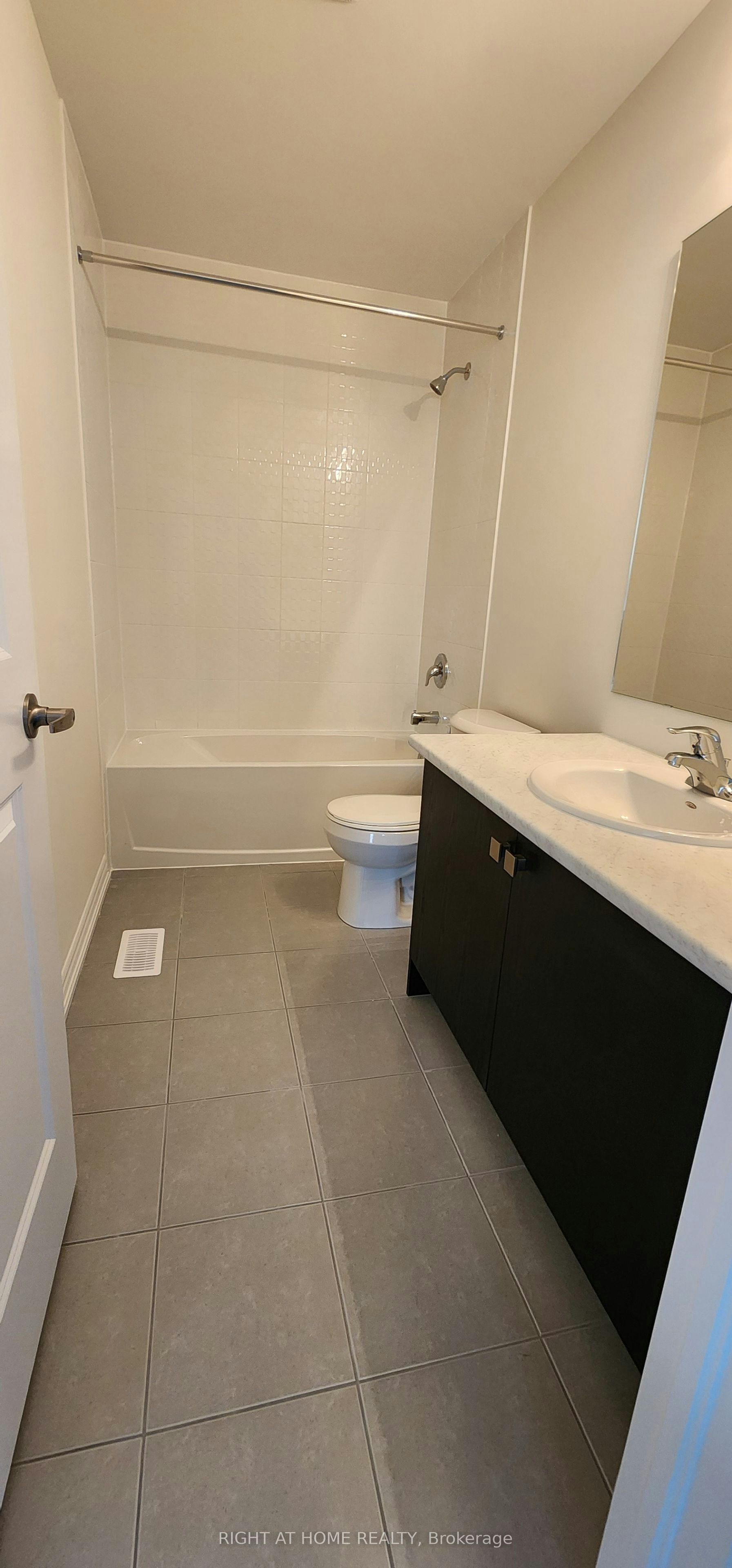 26 Prudhoe Terrace, Barrie, ON, L9J 0W2 - 13