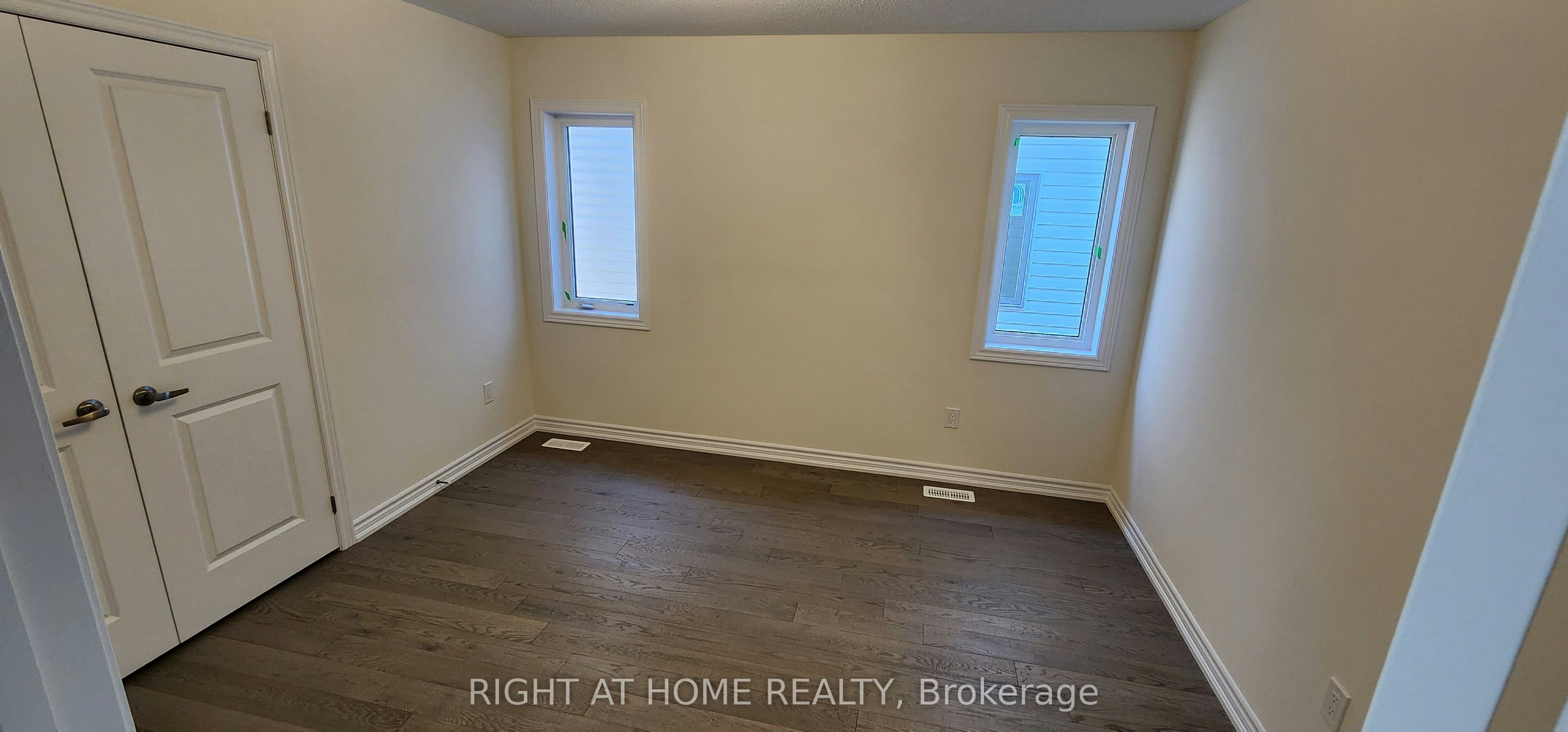 26 Prudhoe Terrace, Barrie, ON, L9J 0W2 - 4