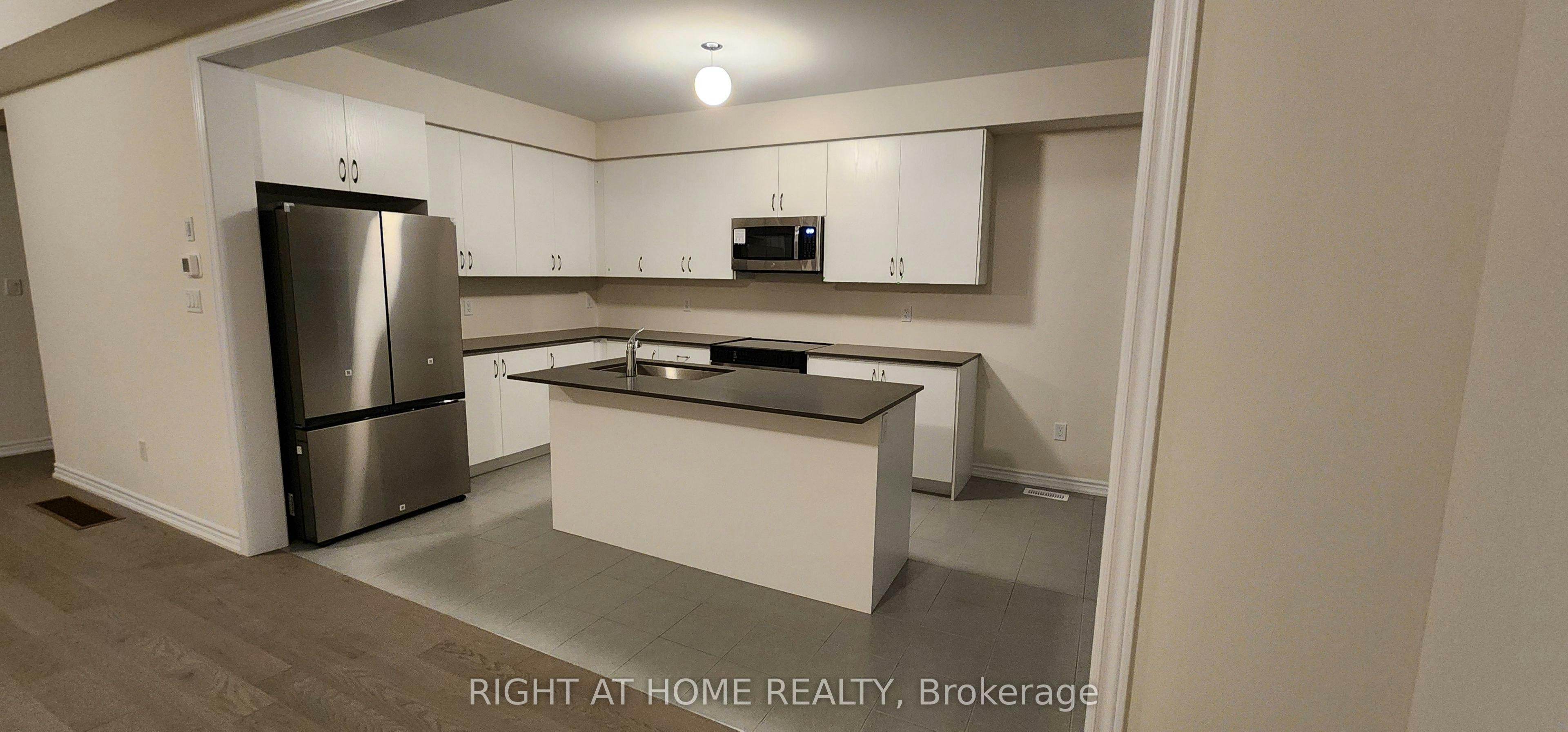 26 Prudhoe Terrace, Barrie, ON, L9J 0W2 - 10