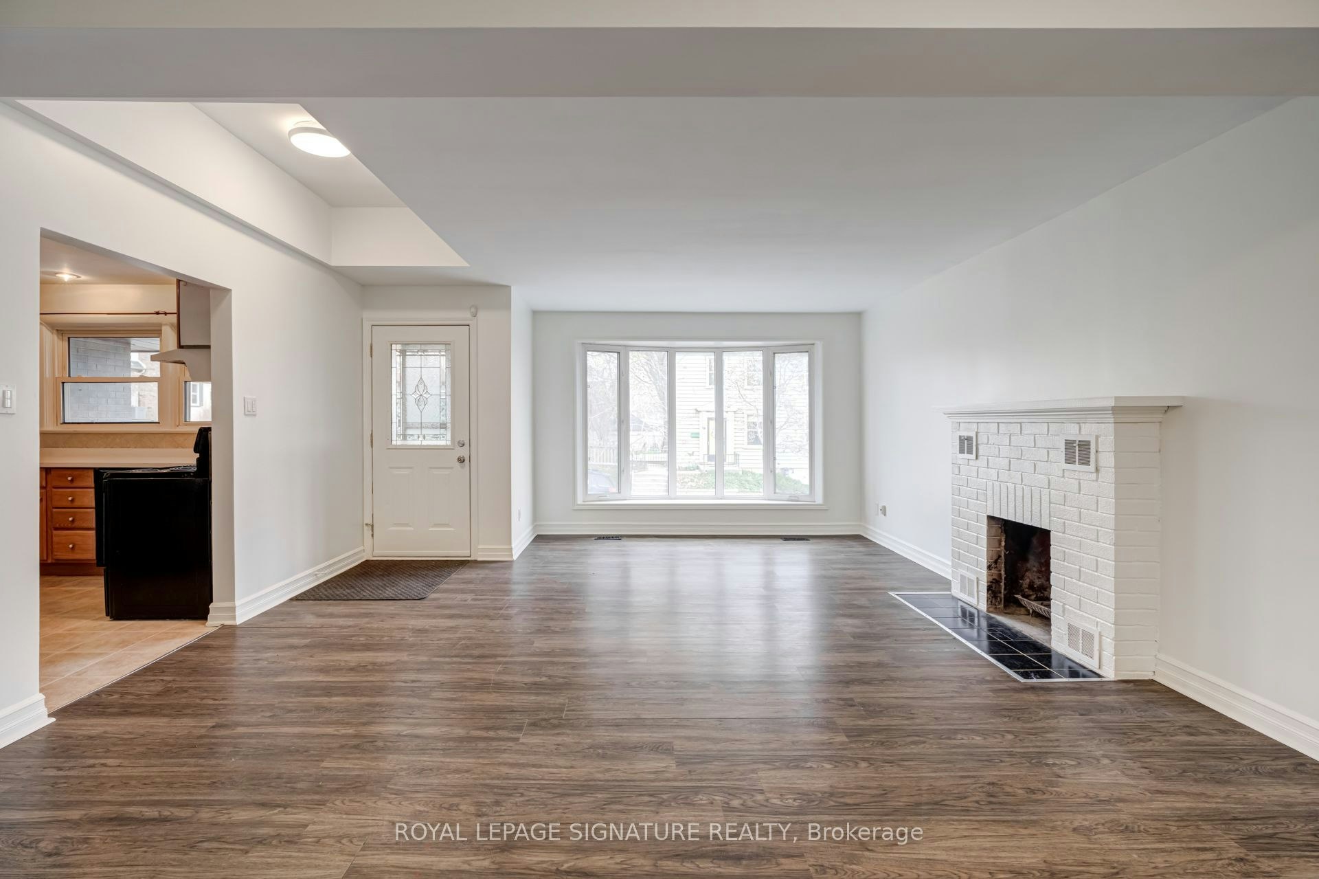 Main-22 Drury Lane, Barrie, ON, L4M 3C6